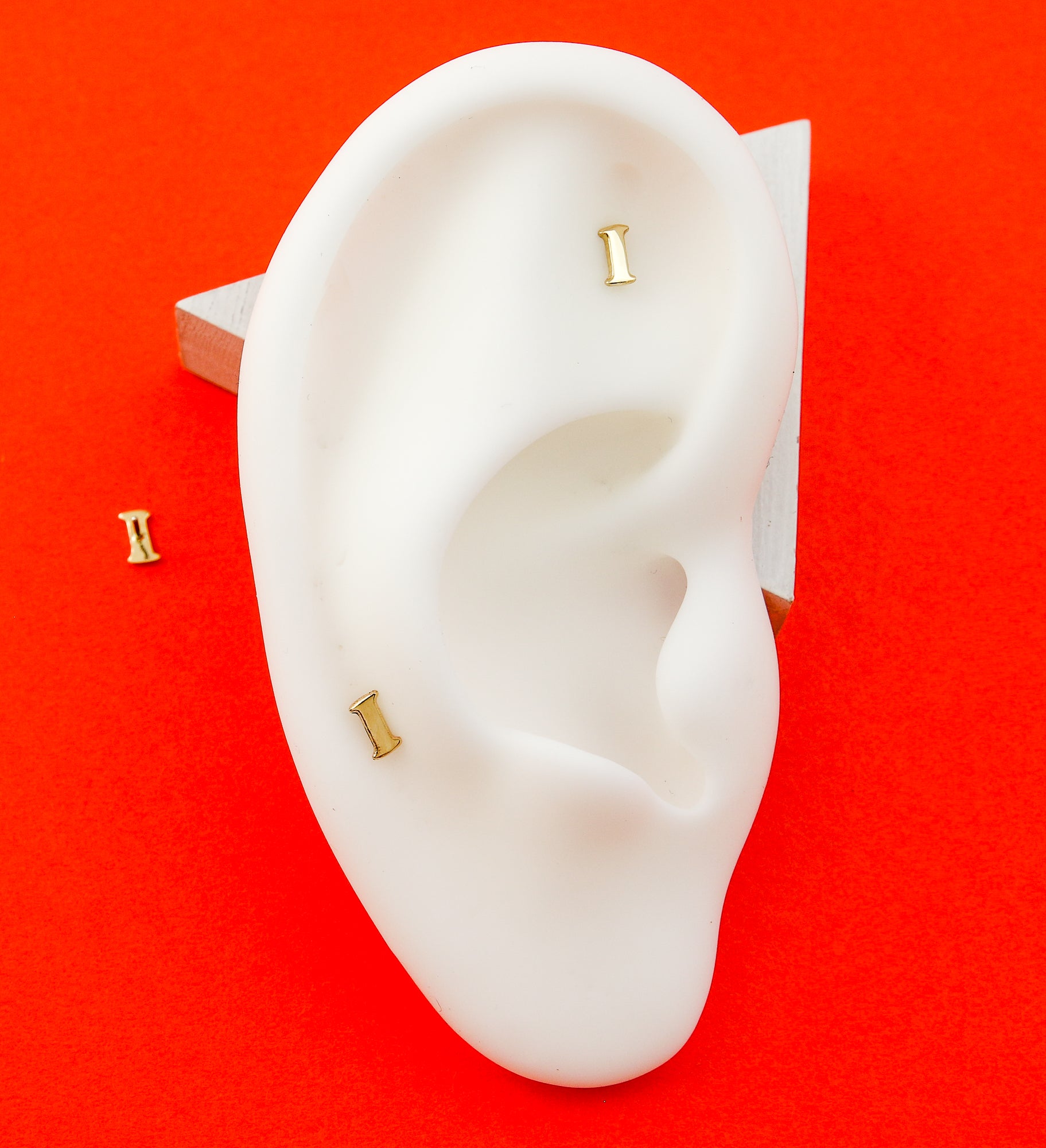 14kt Gold Letter I Threadless Top