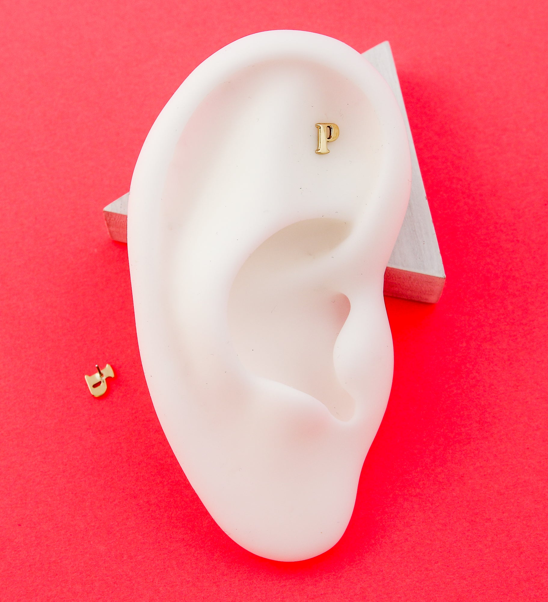 14kt Gold Letter P Threadless Top