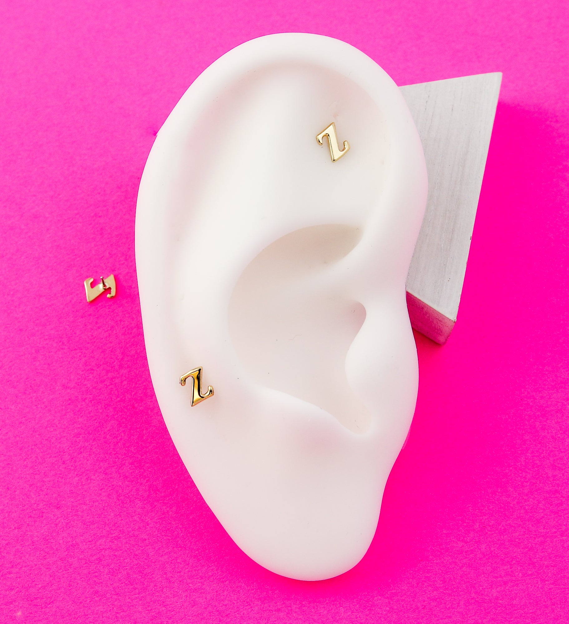 14kt Gold Letter Z Threadless Top