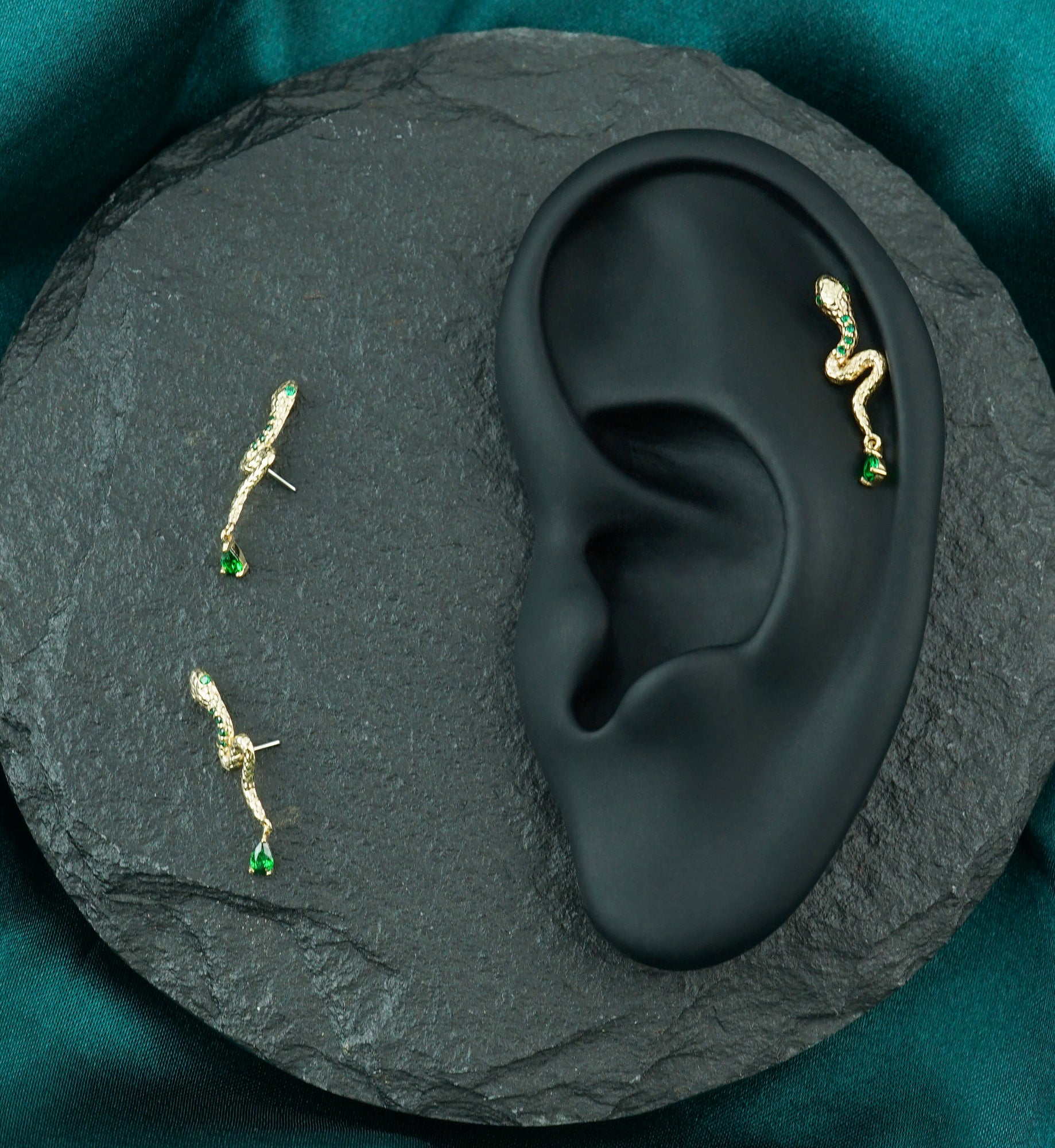 14kt Gold Scaly Snake Teardrop Dangle Emerald CZ Threadless Top