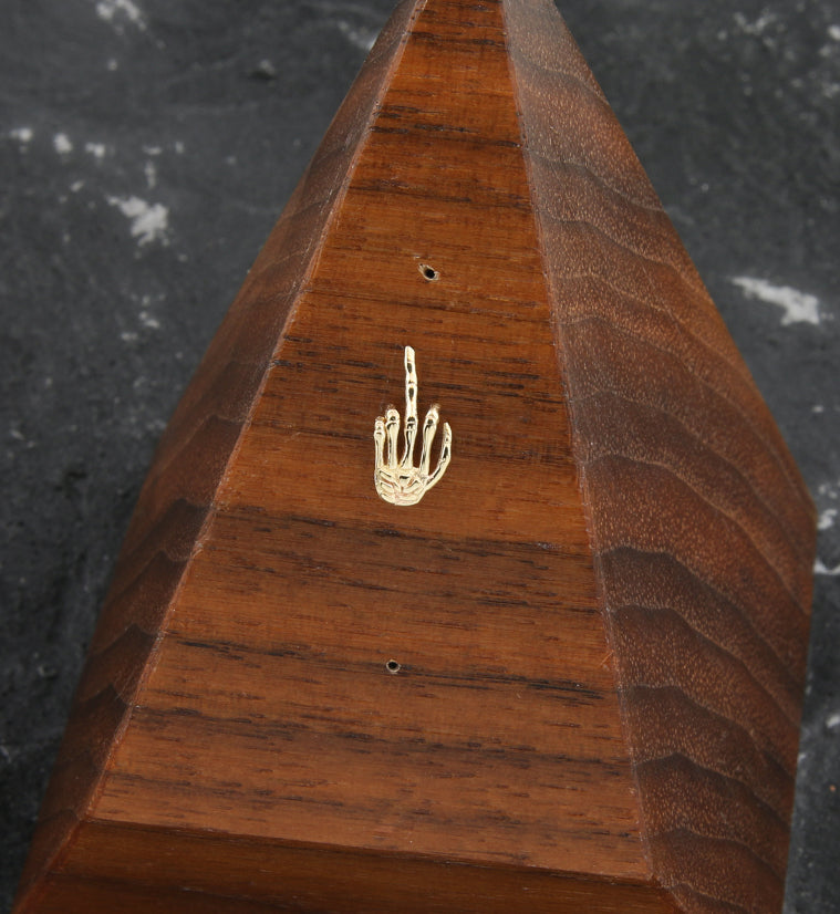 14kt Gold Skeleton Middle Finger Threadless Top
