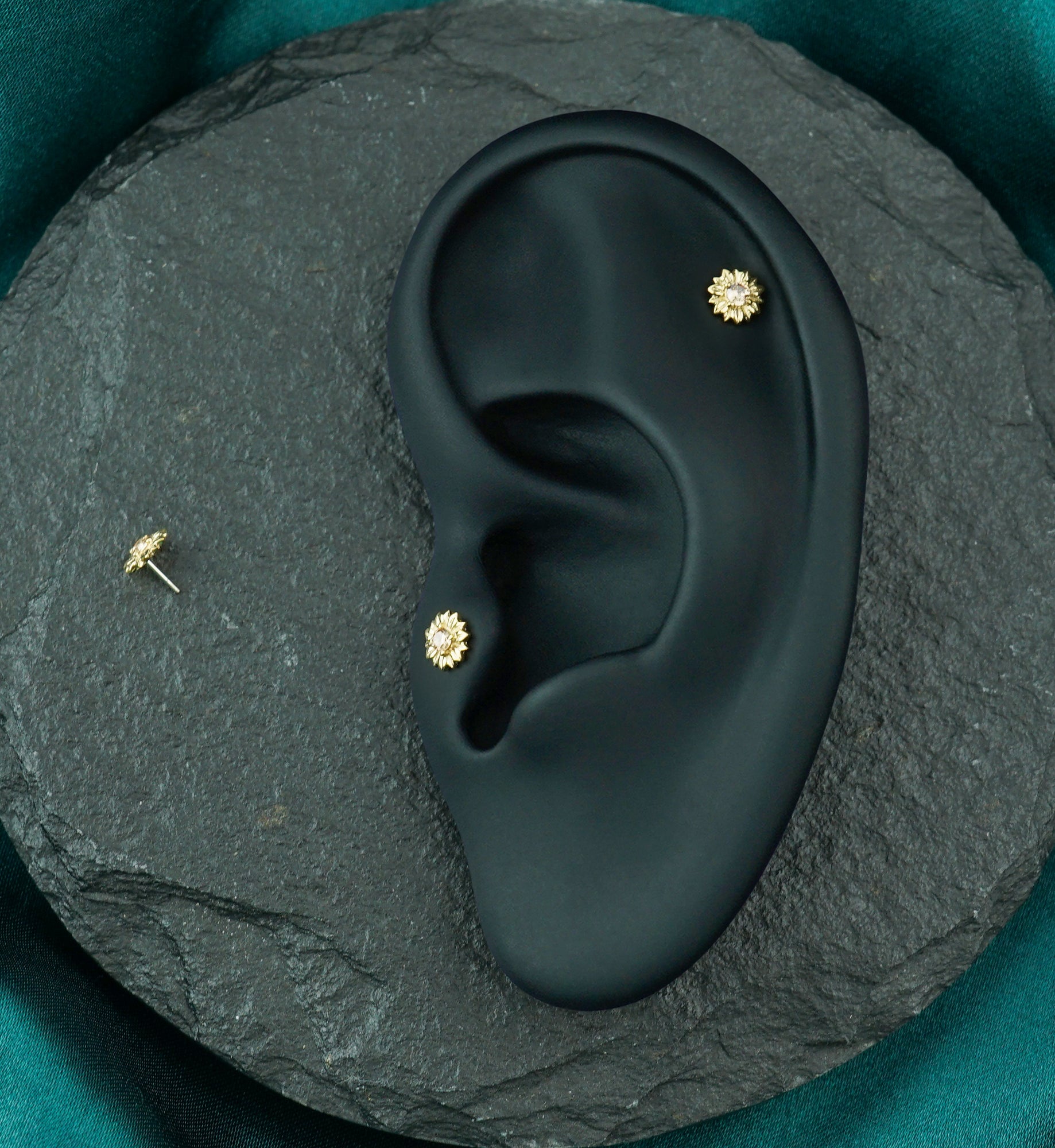 14kt Gold Sunflower Champagne CZ Threadless Top