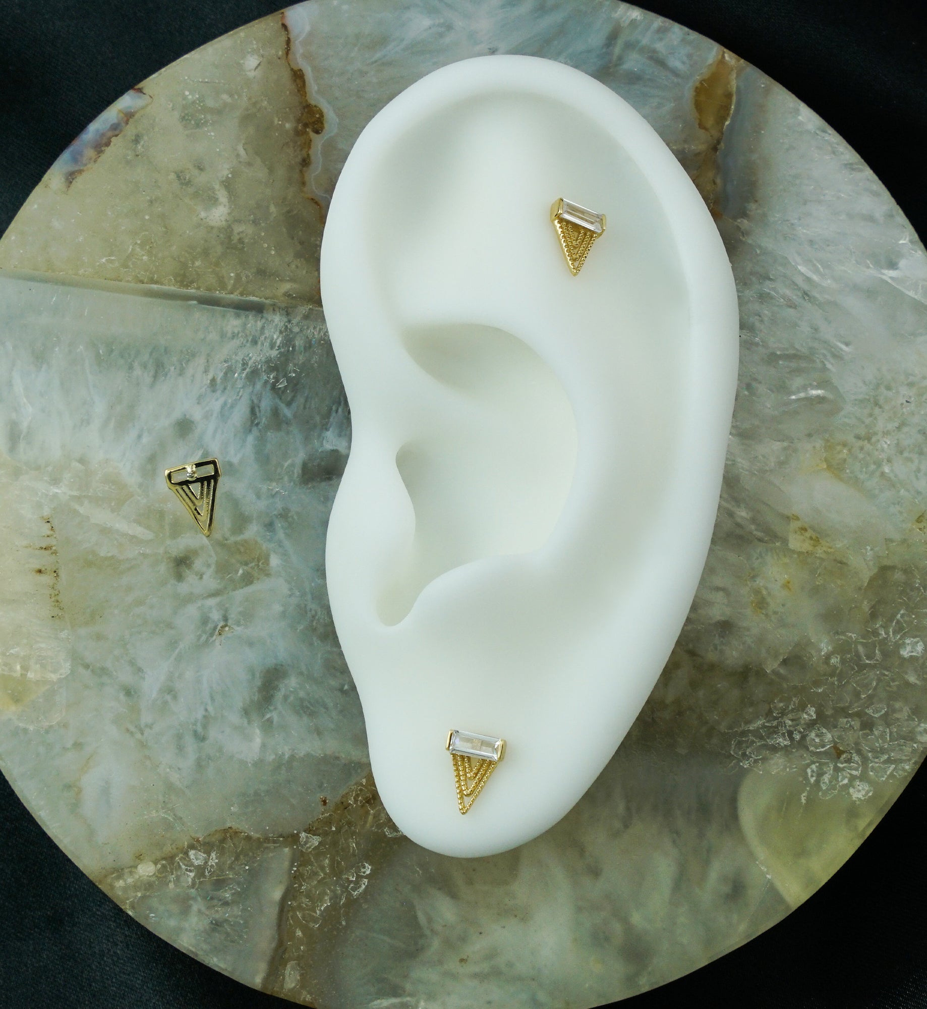 14kt Gold Tri-Layered Point Baguette CZ Threadless Top