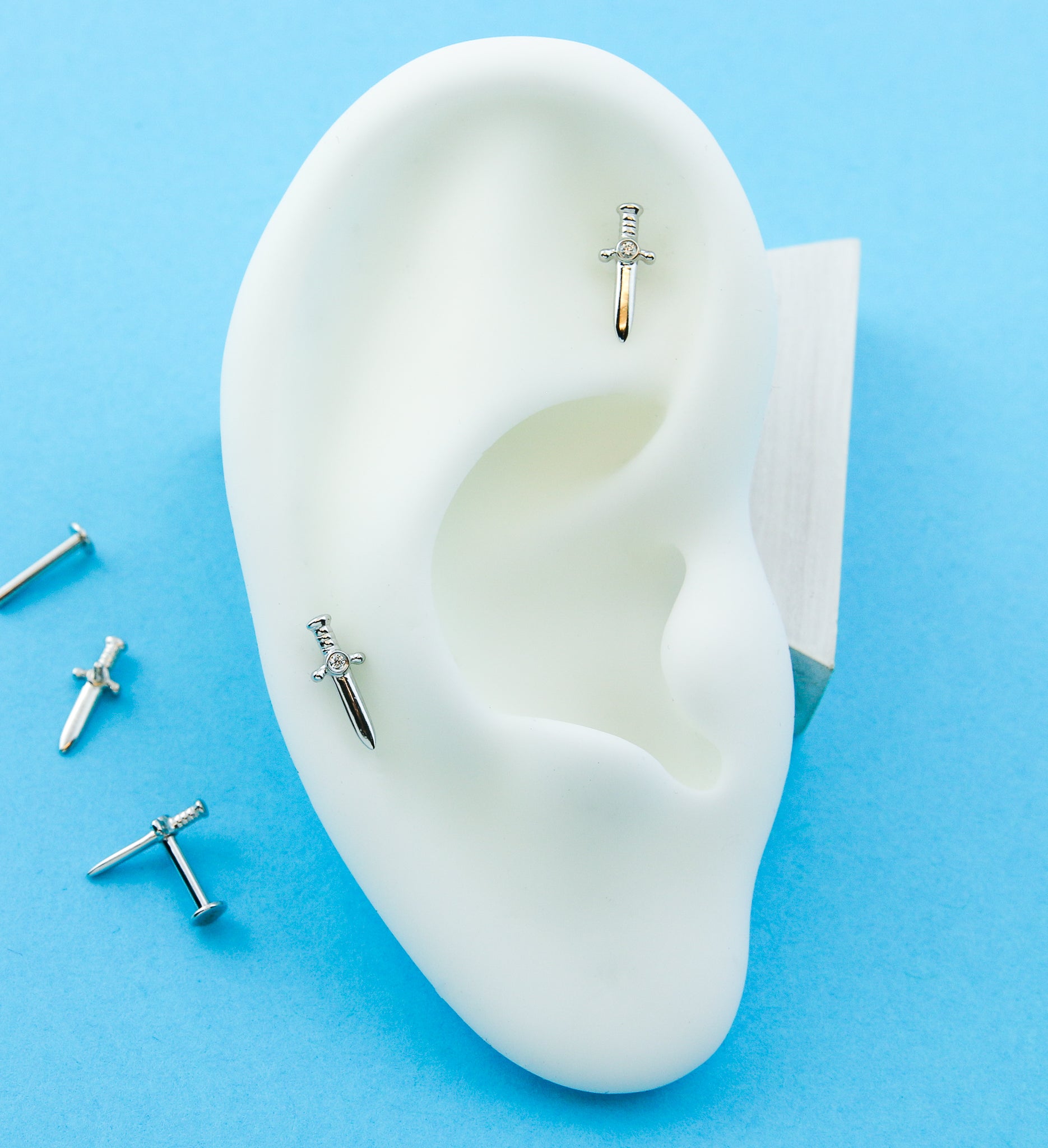 14kt White Gold Dagger Clear CZ Internally Threaded Labret