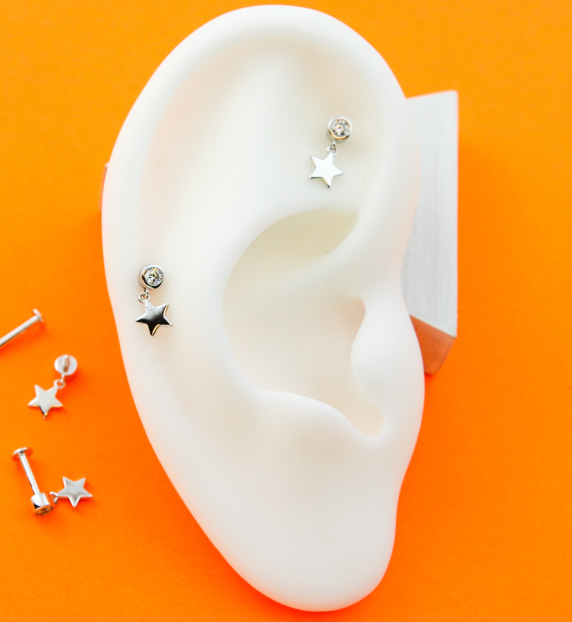 14kt White Gold Dangle Star Clear CZ Internally Threaded Labret