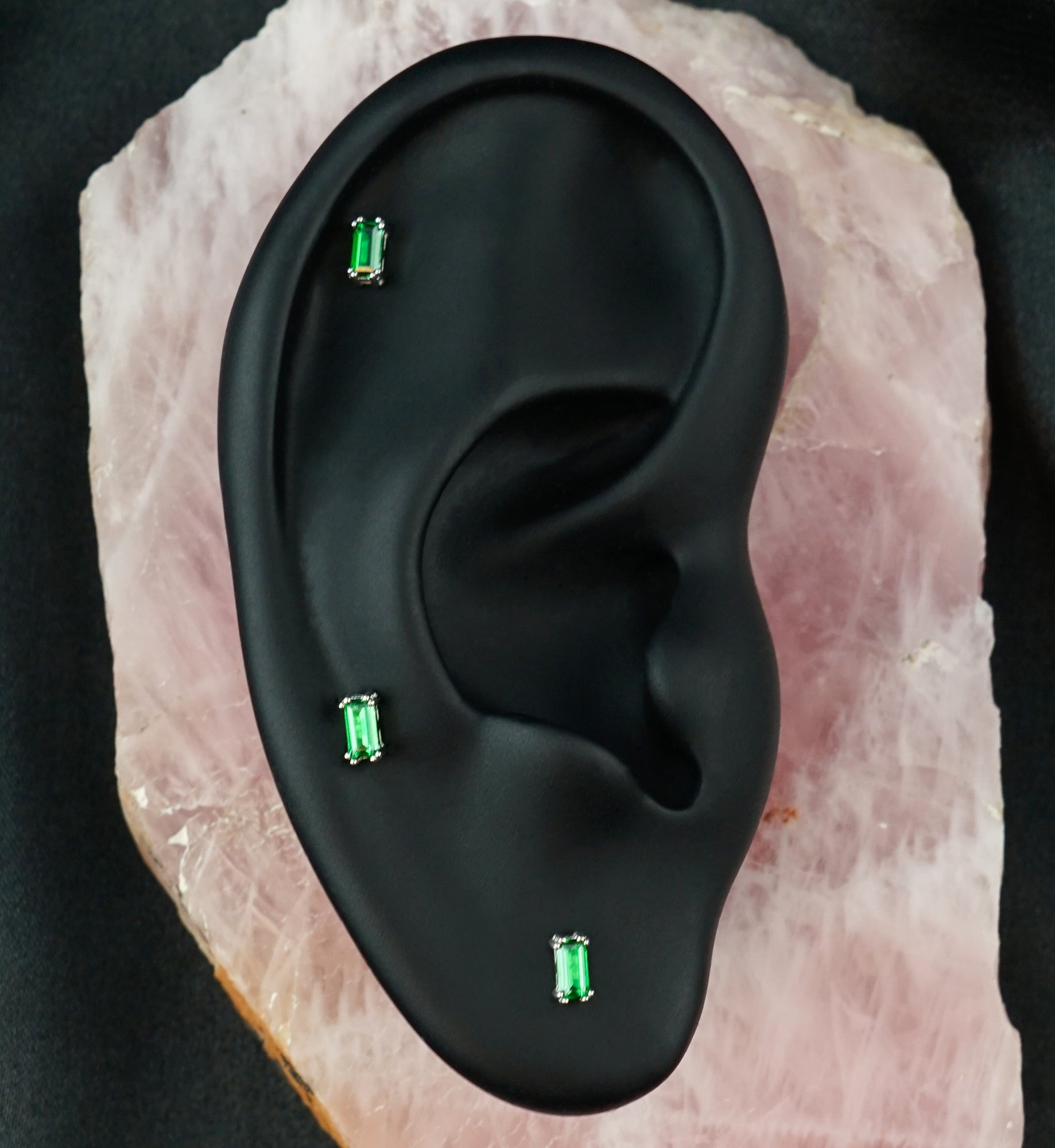 14kt White Gold Rectangle Emerald CZ Threadless Top