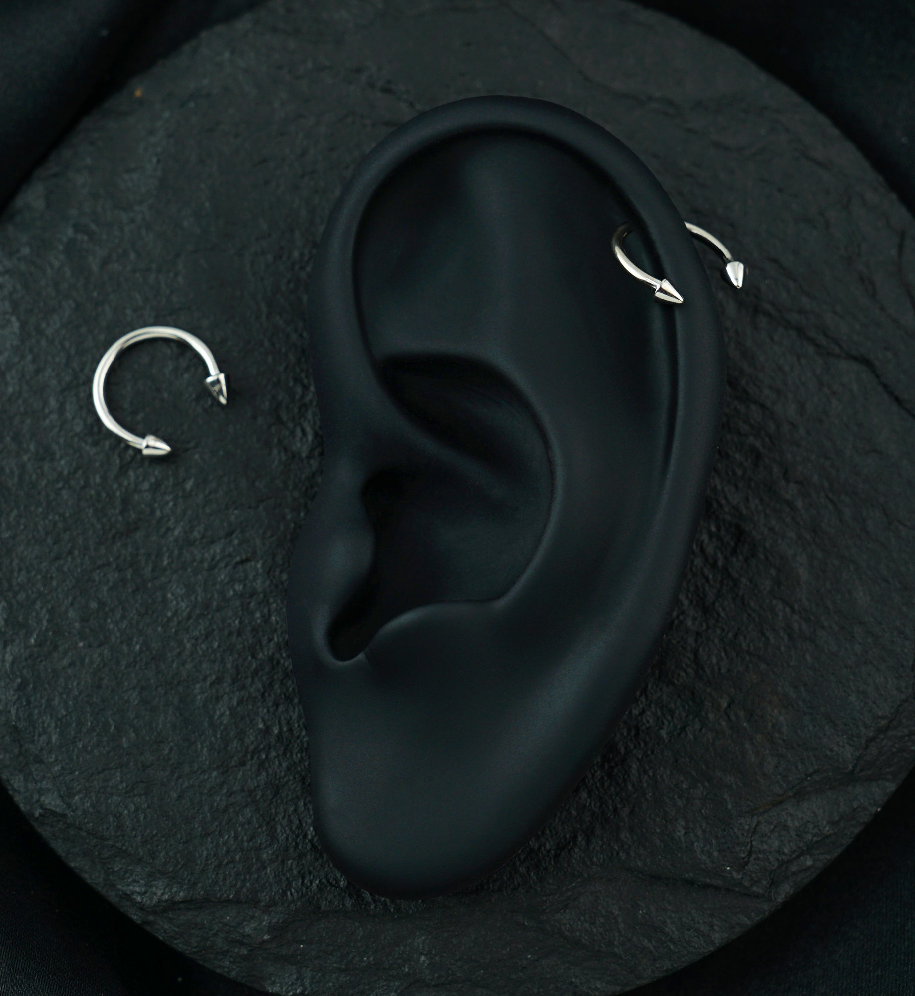 14kt White Gold Spiked Circular Barbell