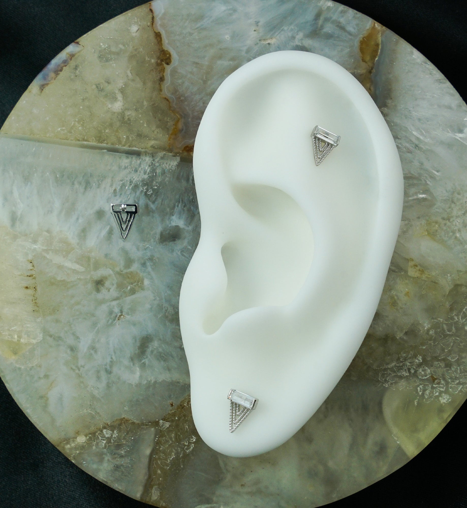 14kt White Gold Tri-Layered Point Baguette CZ Threadless Top