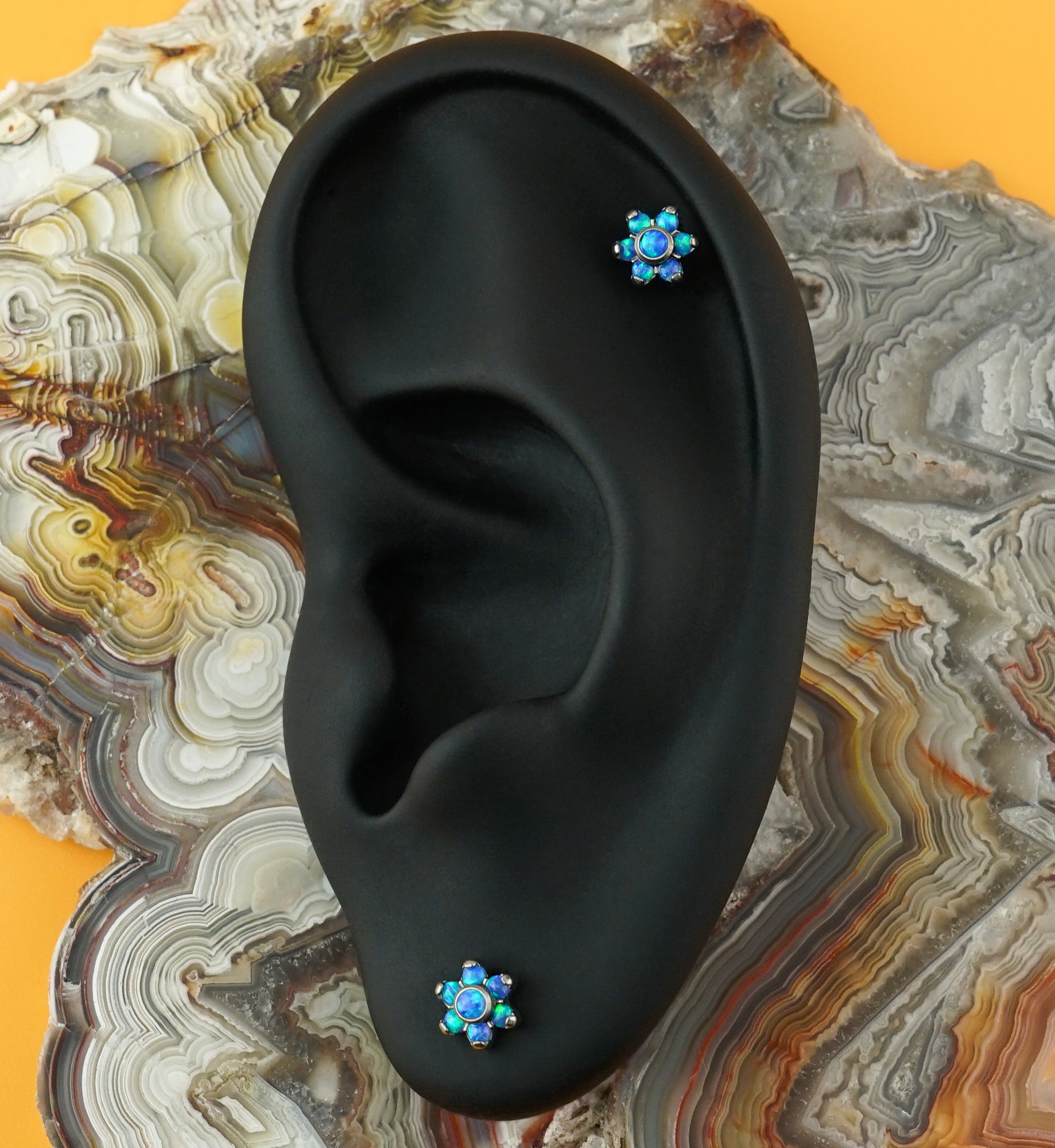 16G Blue Opalite Flower Top Titanium Labret