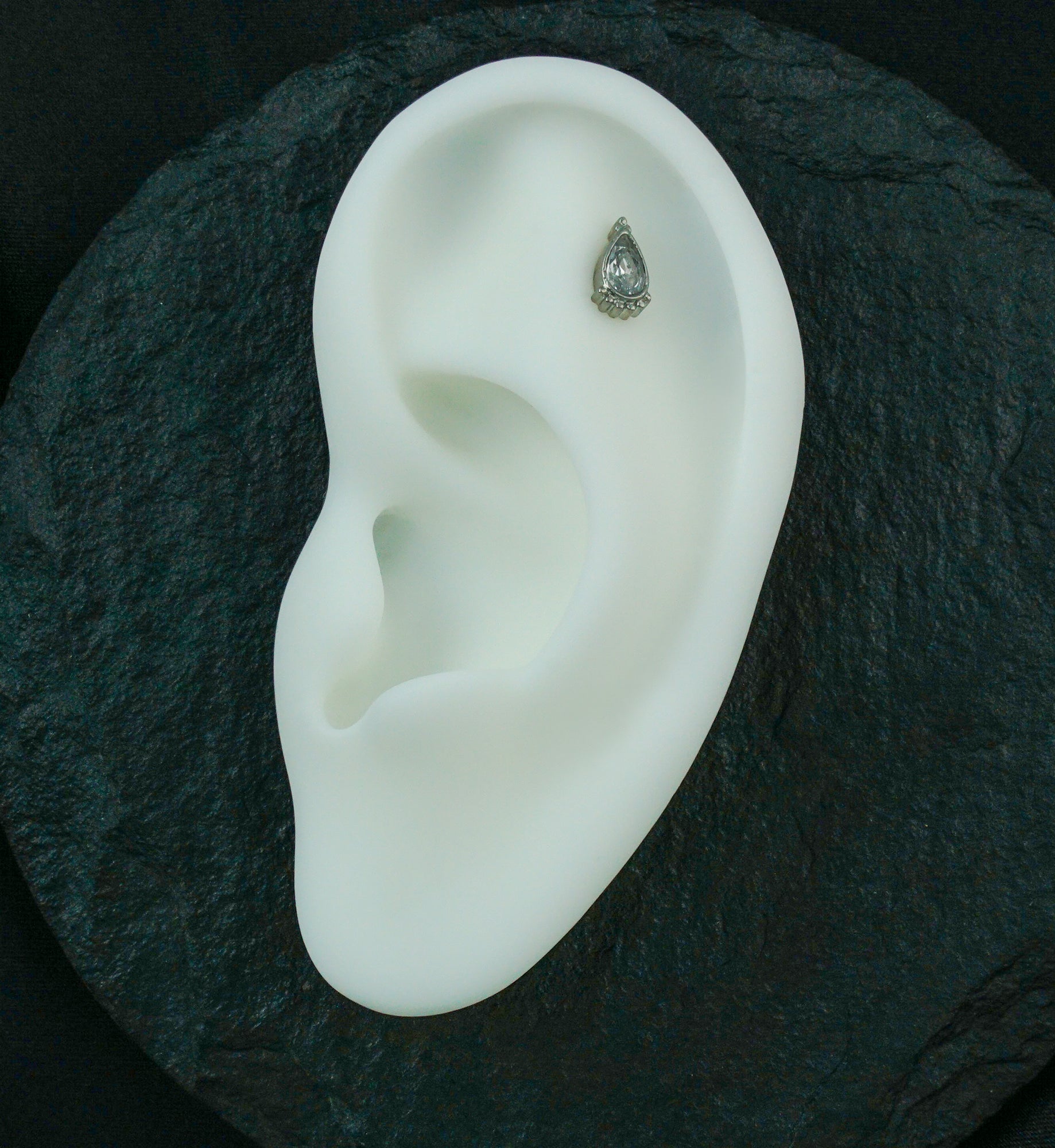 18G Teardrop CZ Internally Threaded Labret