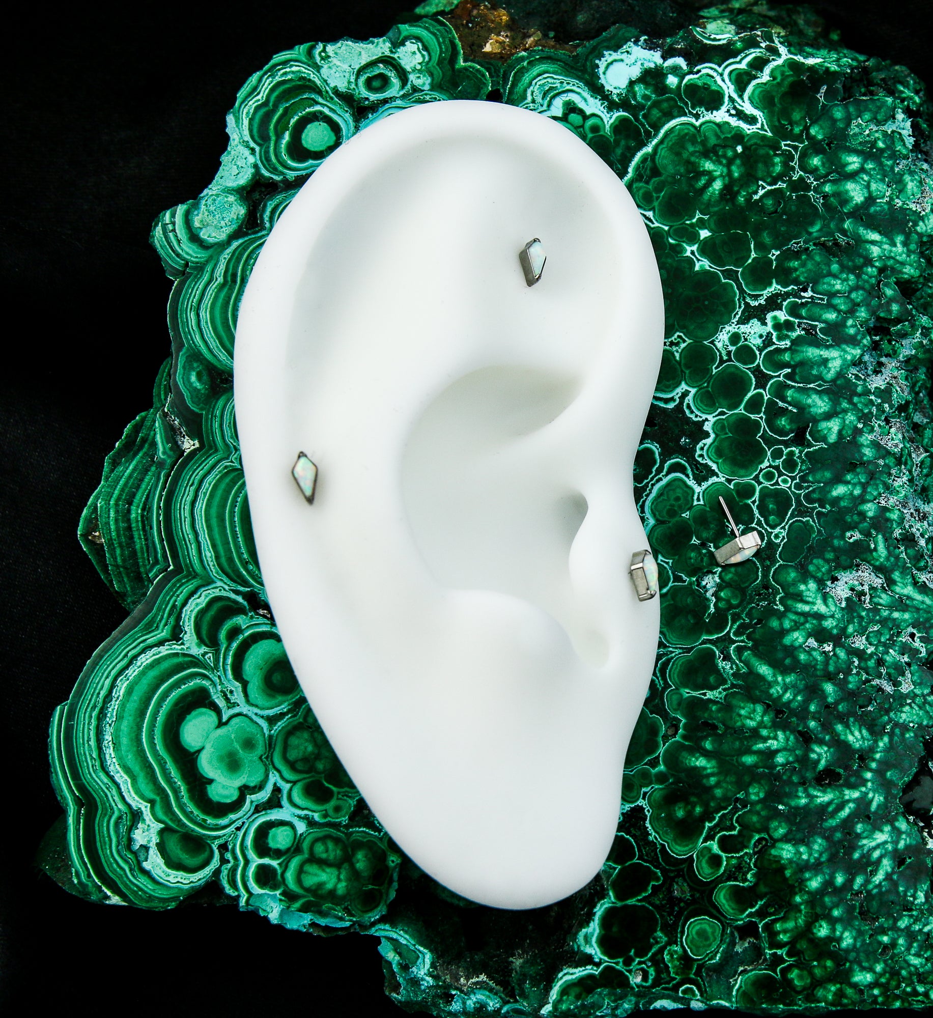 Tetra White Opal Titanium Threadless Top