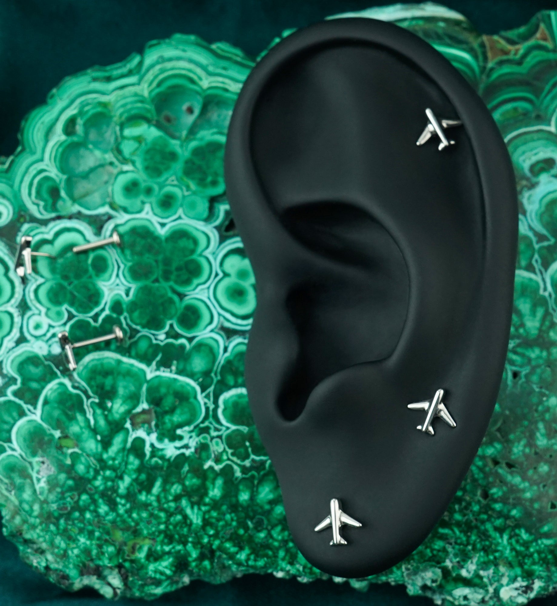 Airplane Titanium Threadless Labret