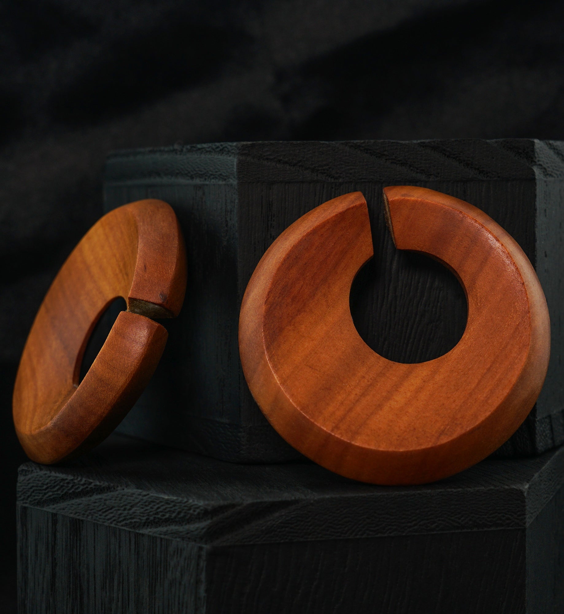 Annular Hoop Wooden Hangers