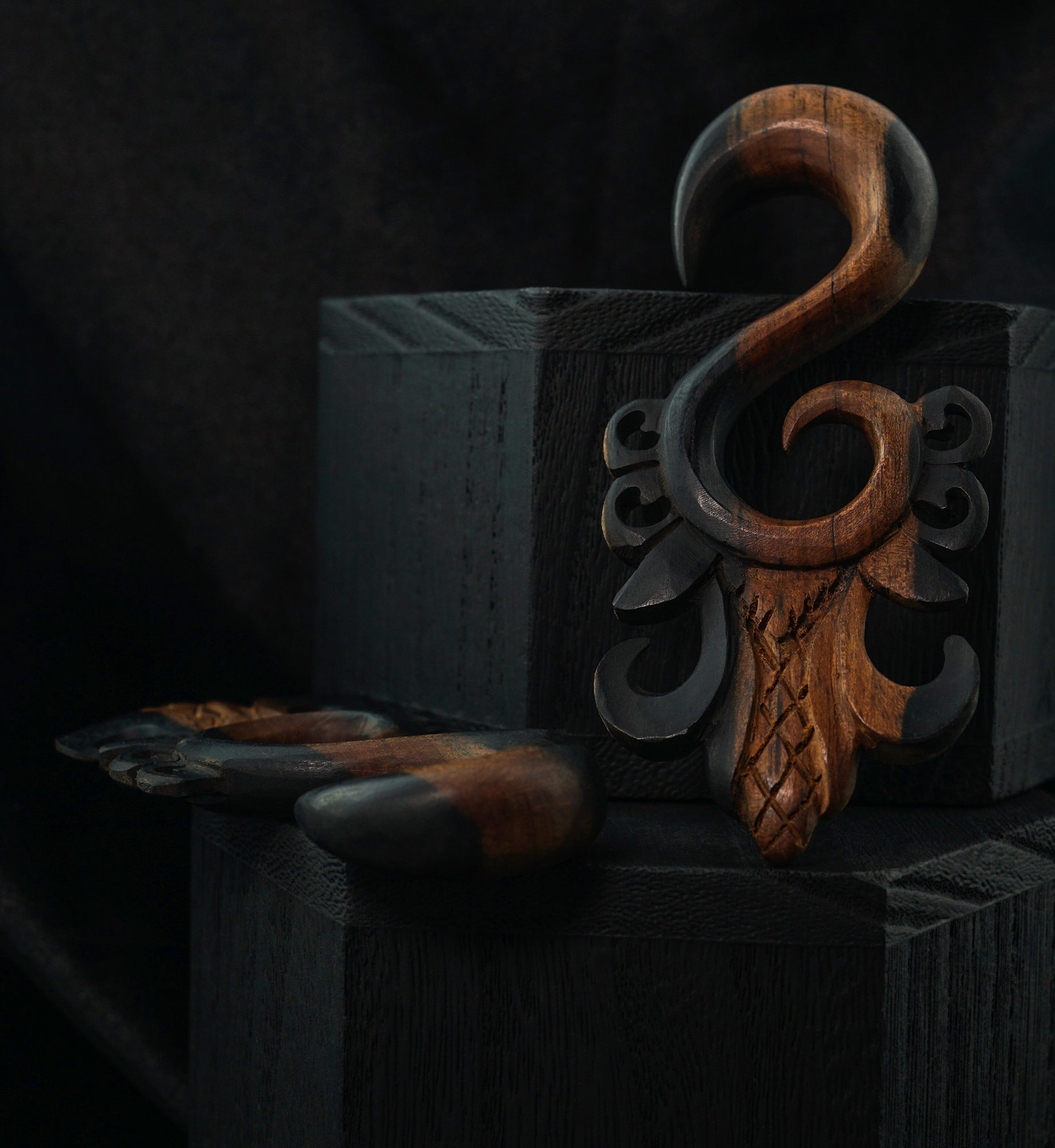 Areng Wood Choula Spiral Hangers