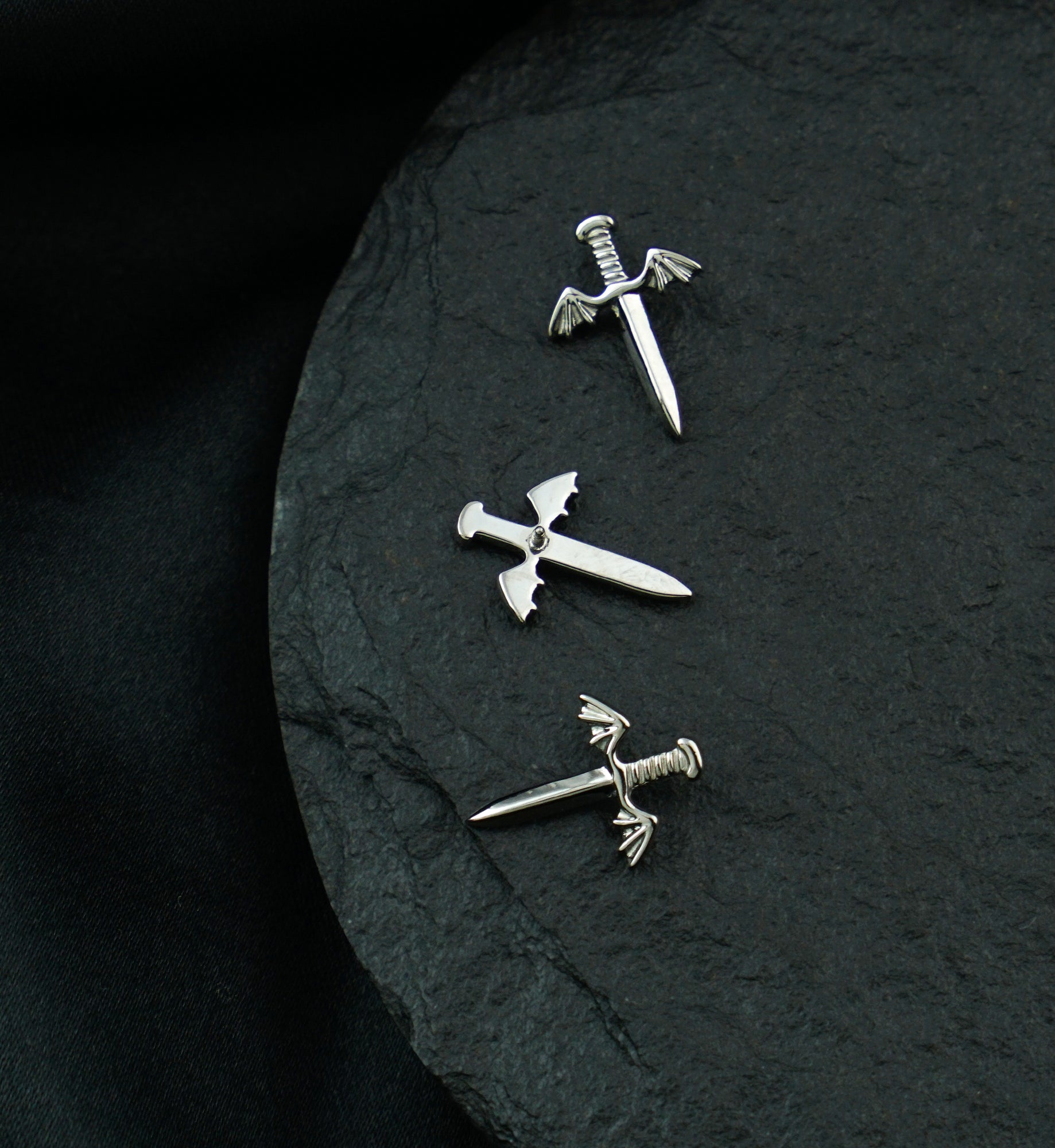 Batwing Dagger Titanium Internally Threaded Top