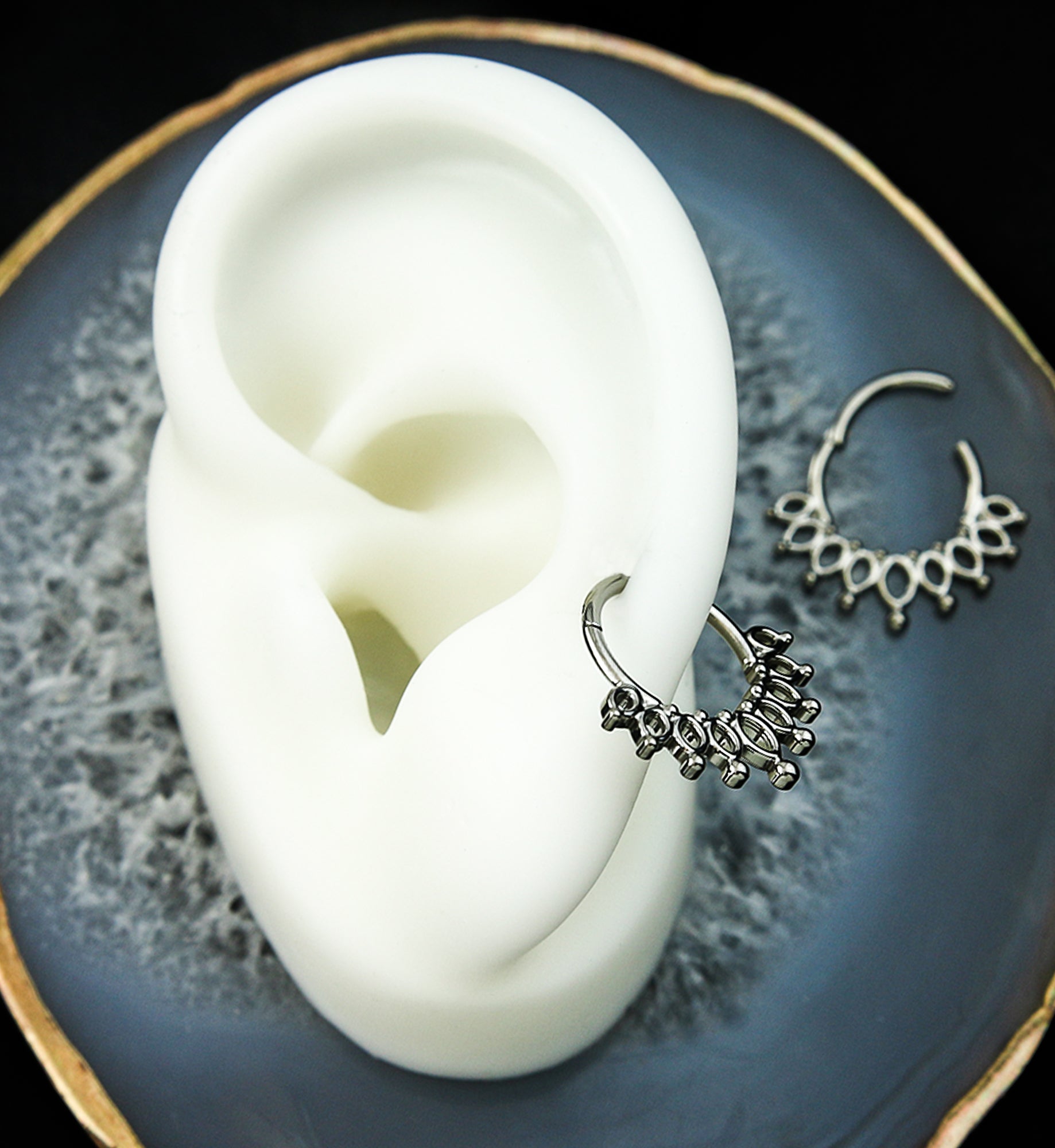 Beaded Lattice Titanium Hinged Segment Ring