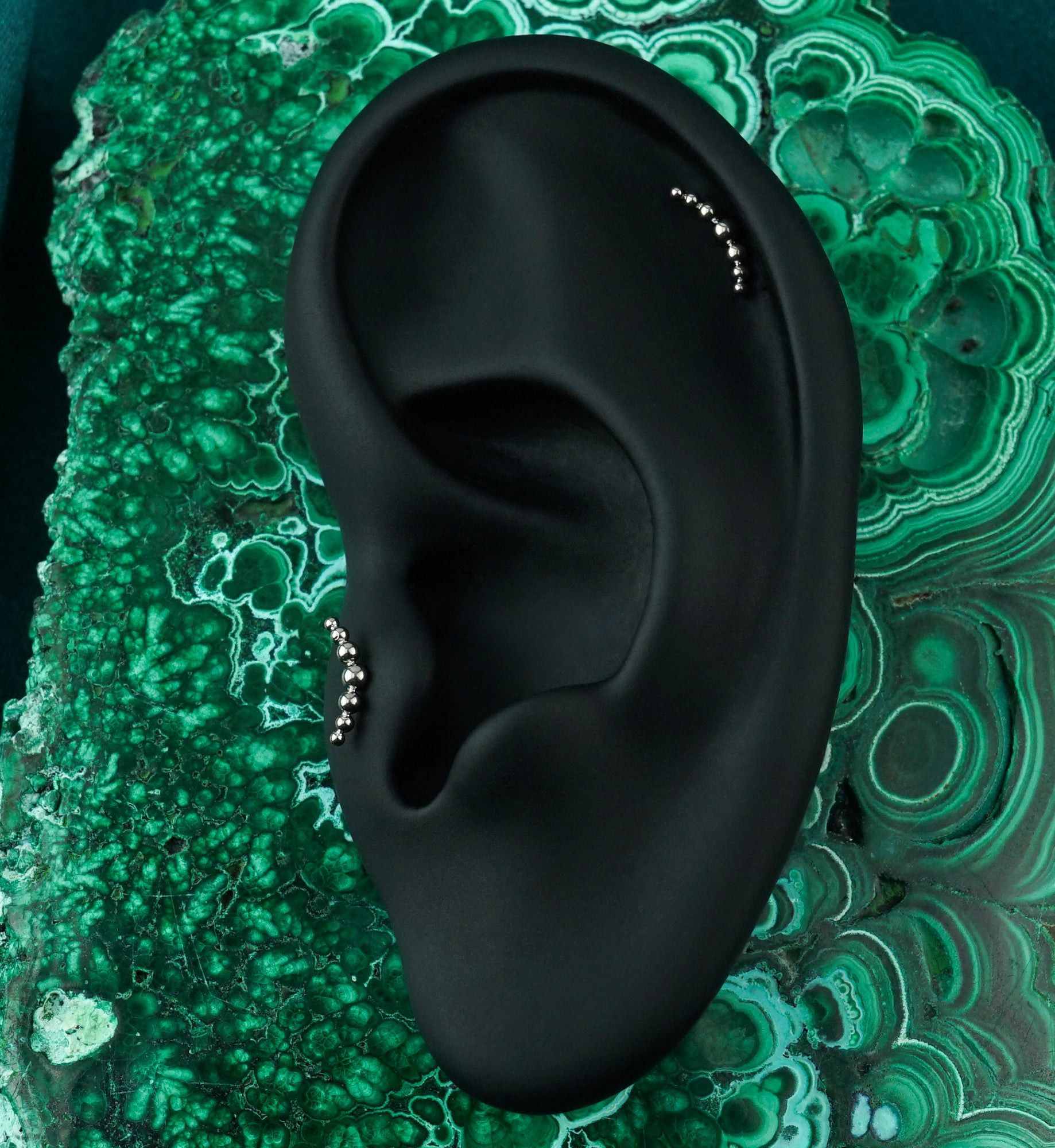 Beaded Lineup Titanium Labret Post