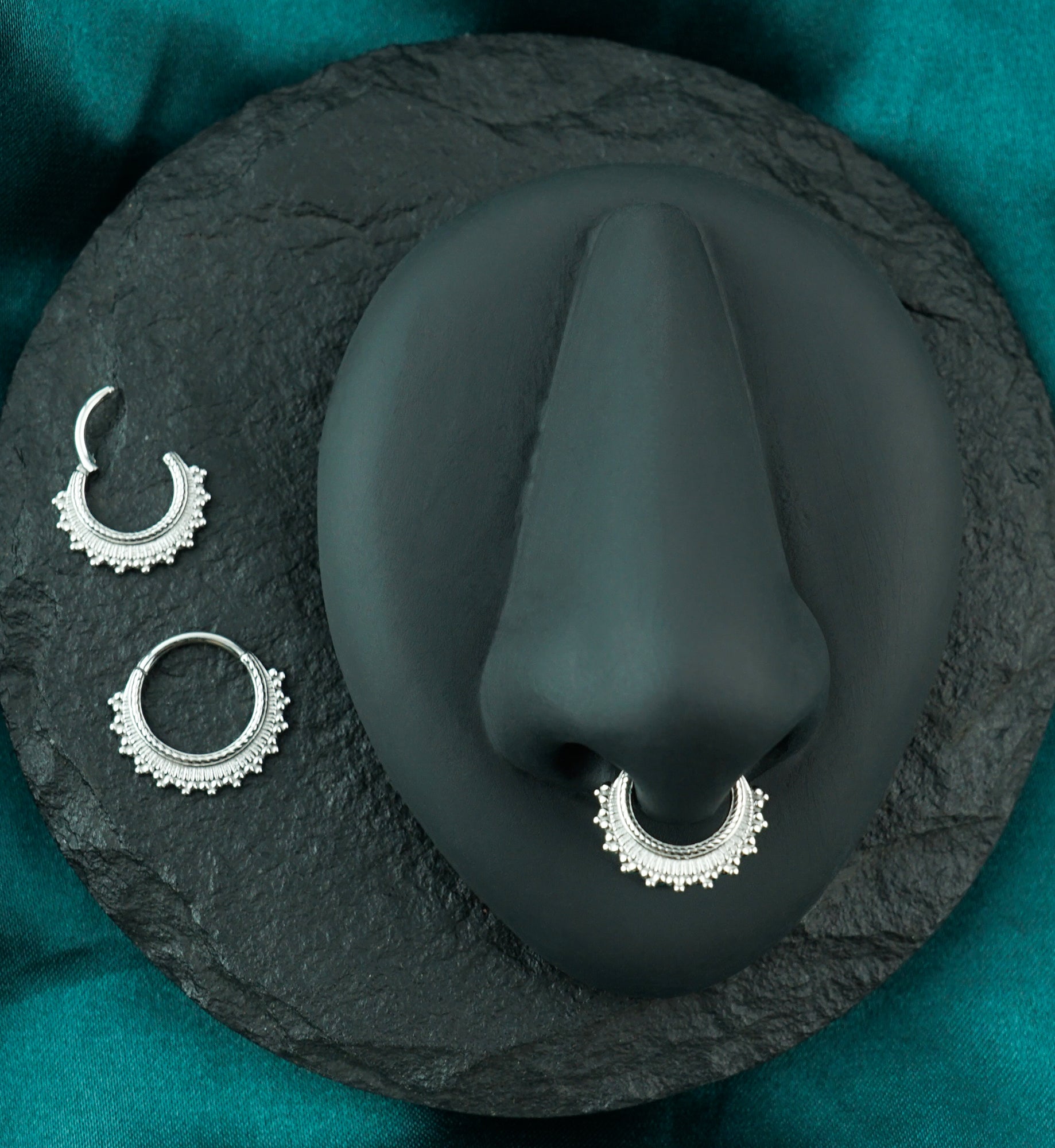 Beaded Ridge Stainless Steel Hinged Segment Ring