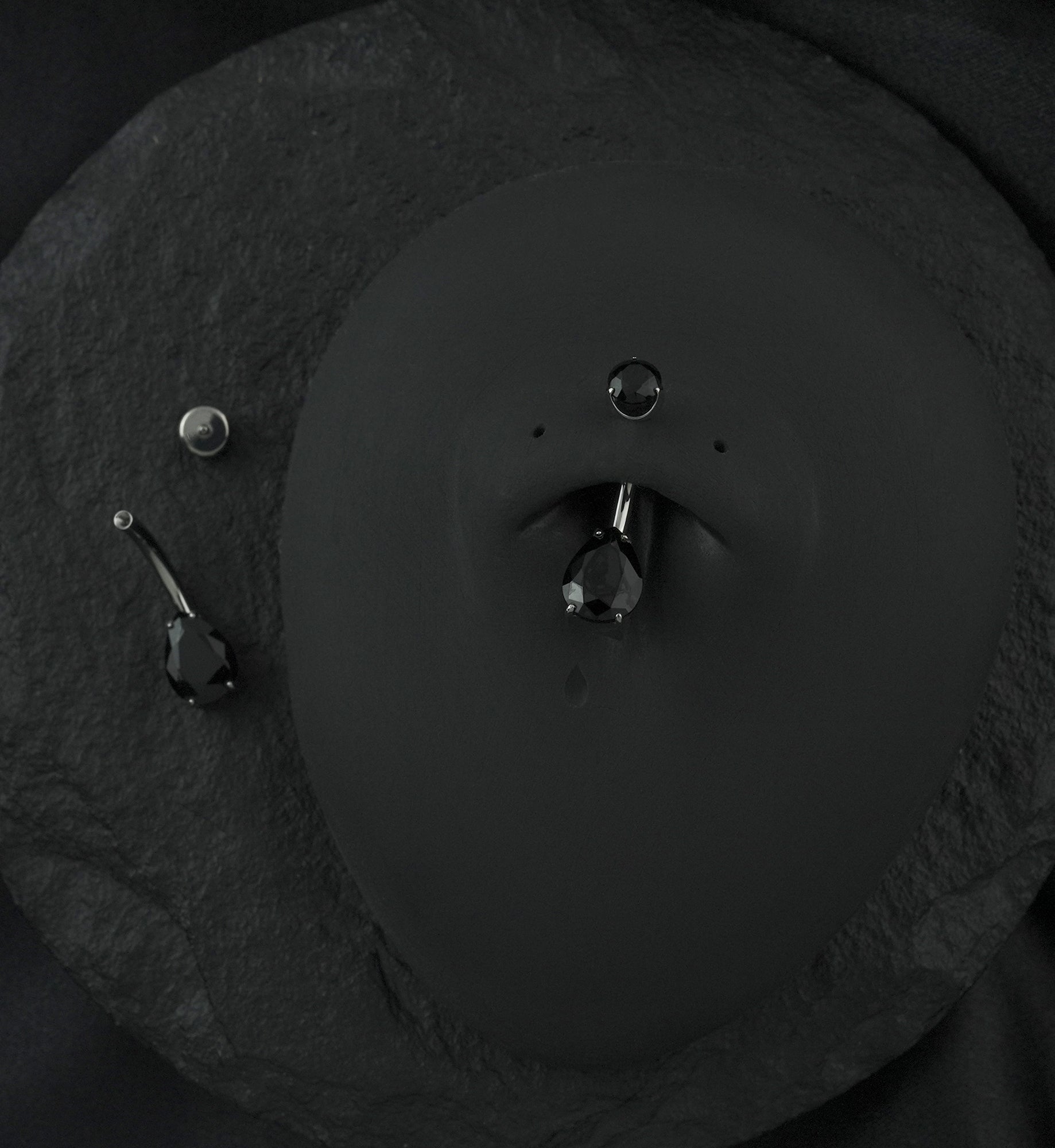 Black Agate Teardrop Internally Threaded Titanium Belly Button Ring