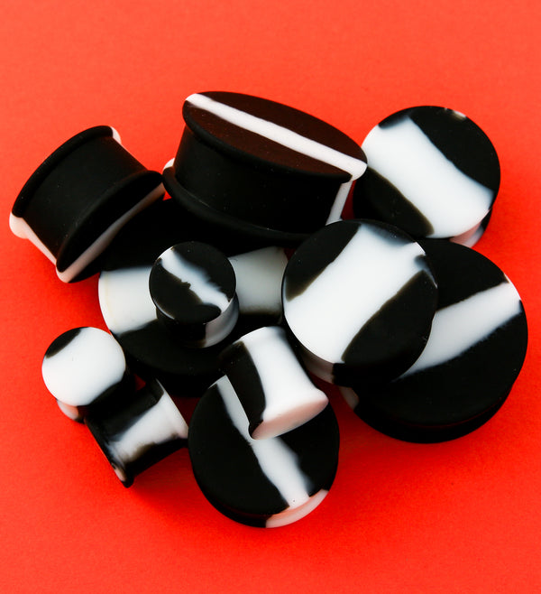 Black And White Double Flare Silicone Plugs