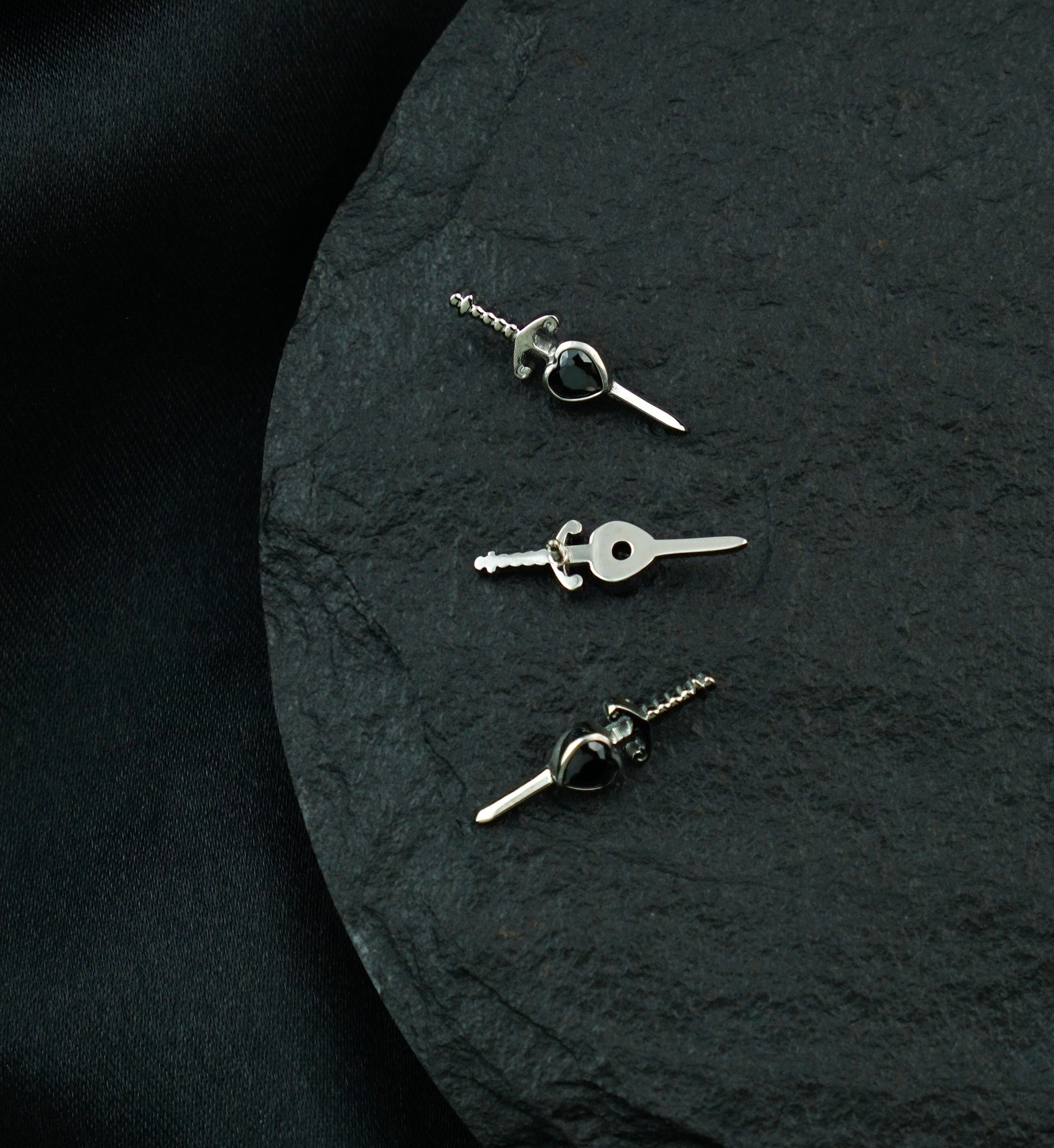 Black CZ Heart Dagger Titanium Internally Threaded Top