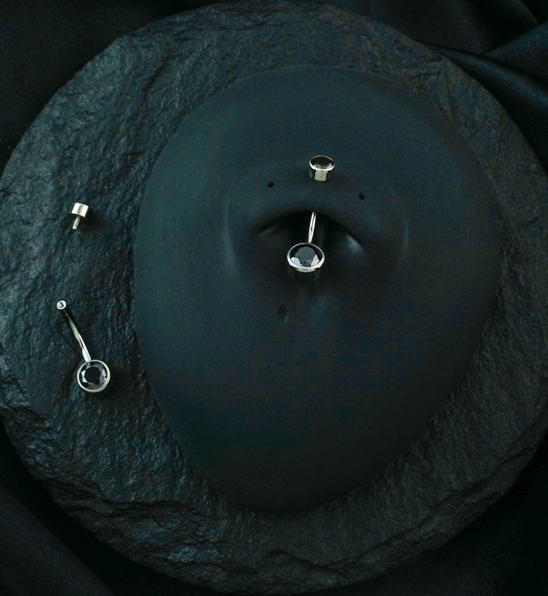 Black Double Flat Bezel CZ Titanium Belly Button Ring