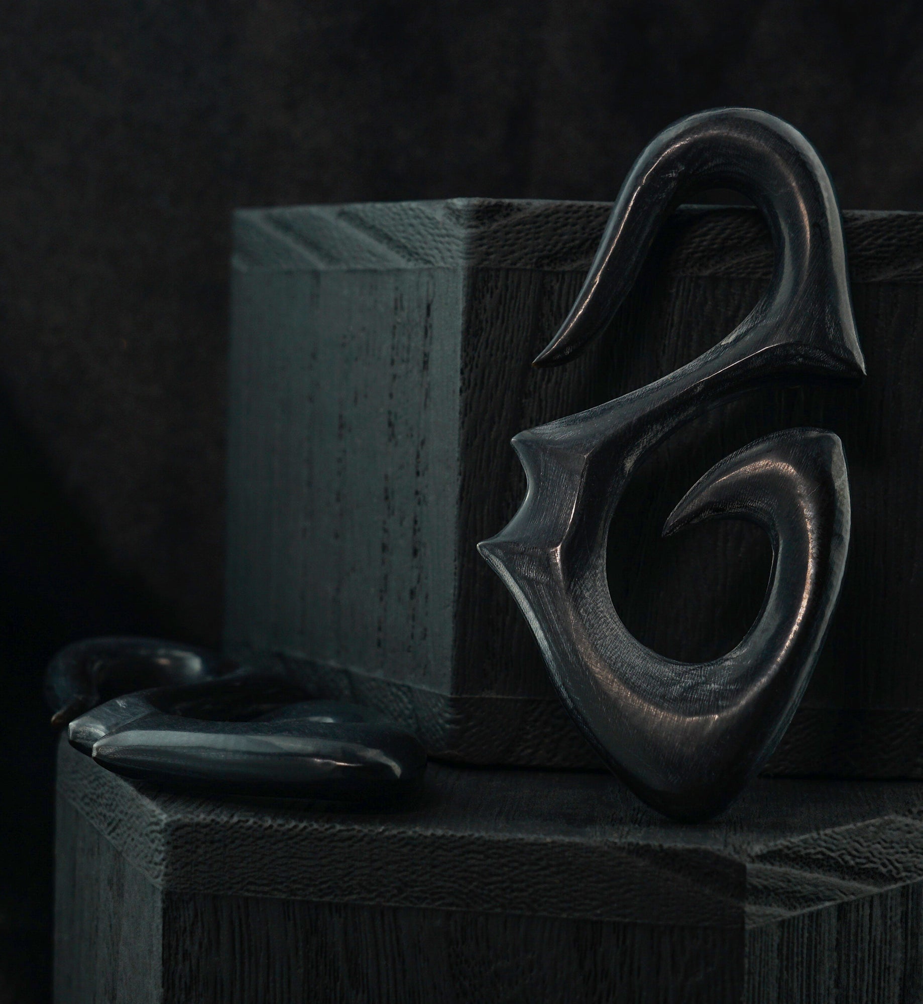 Black Horn Tribal Leaf Hangers