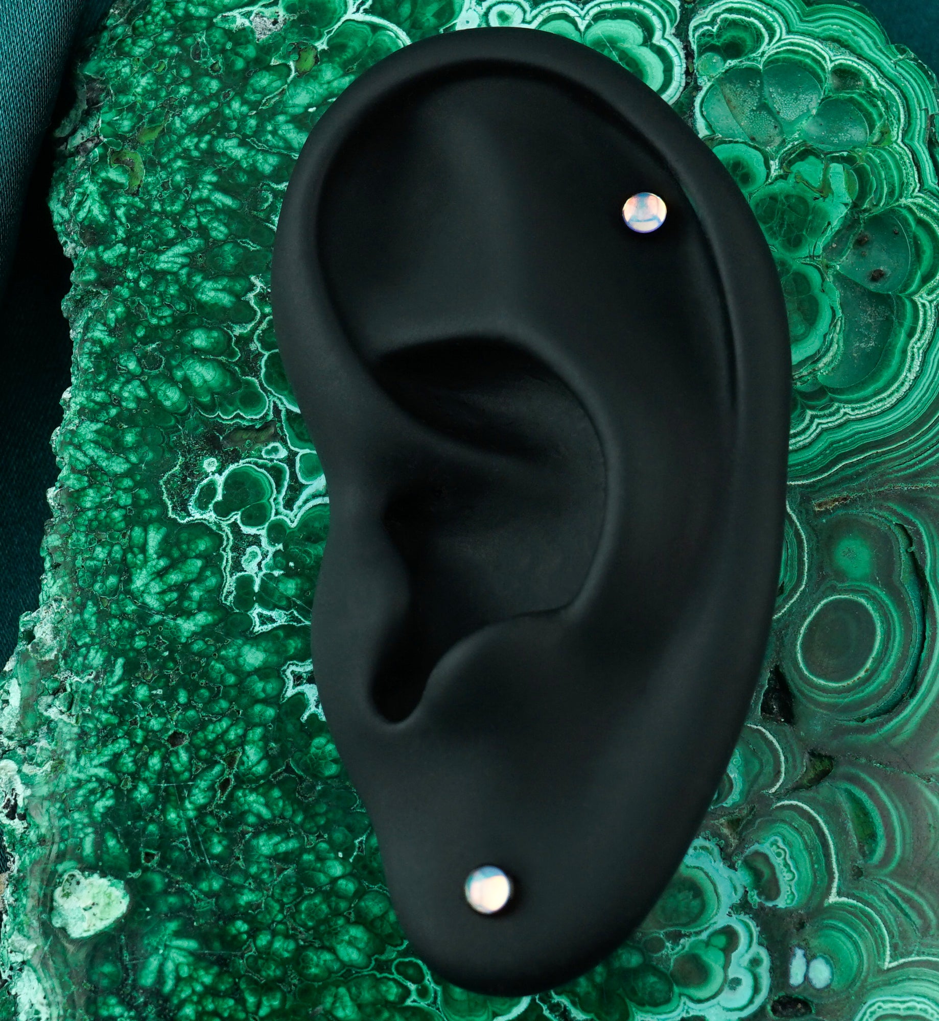 Black PVD Aura Labret Post