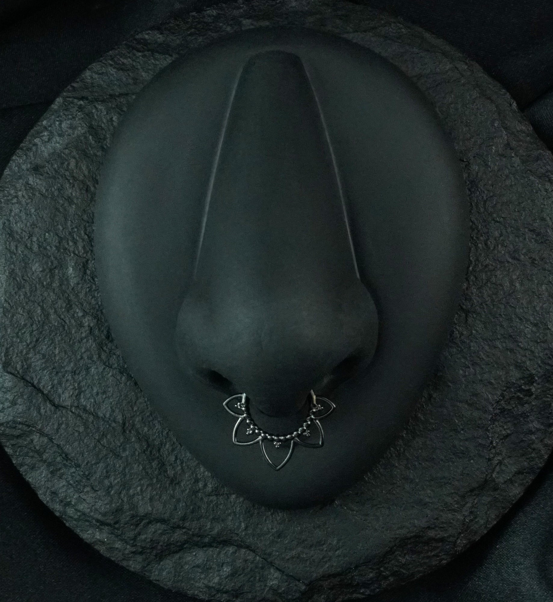 Black PVD Beaded Fan Hinged Segment Ring