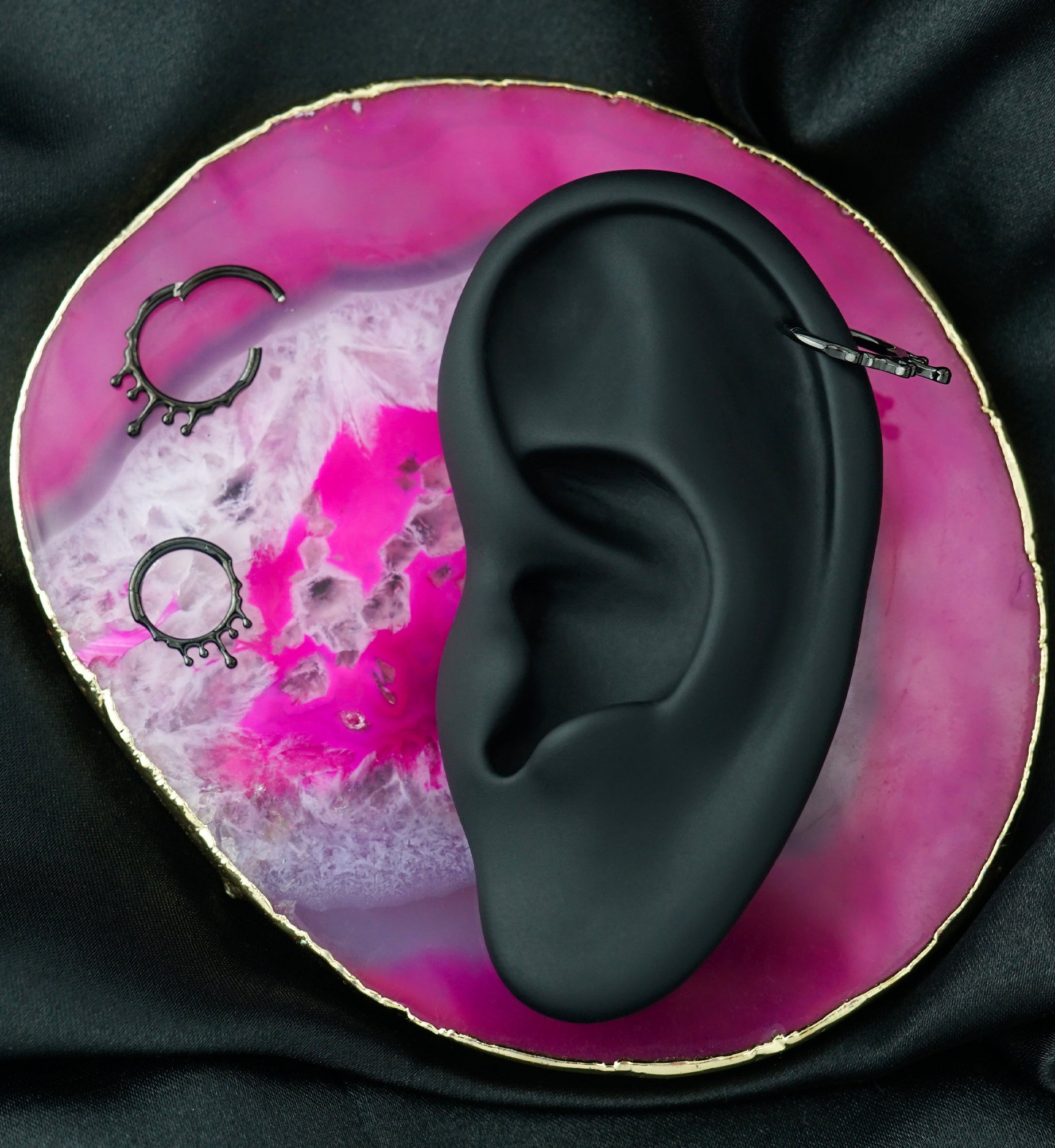 Black PVD Drip Titanium Hinged Segment Ring