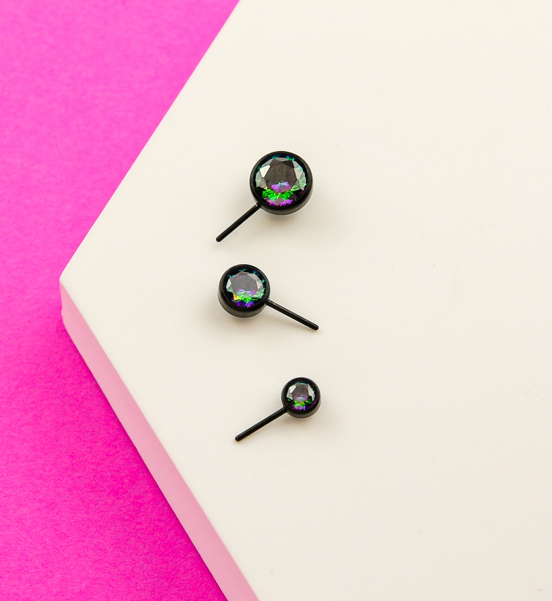 Black PVD Forward Facing Bezel Black Aurora CZ Titanium Threadless Top