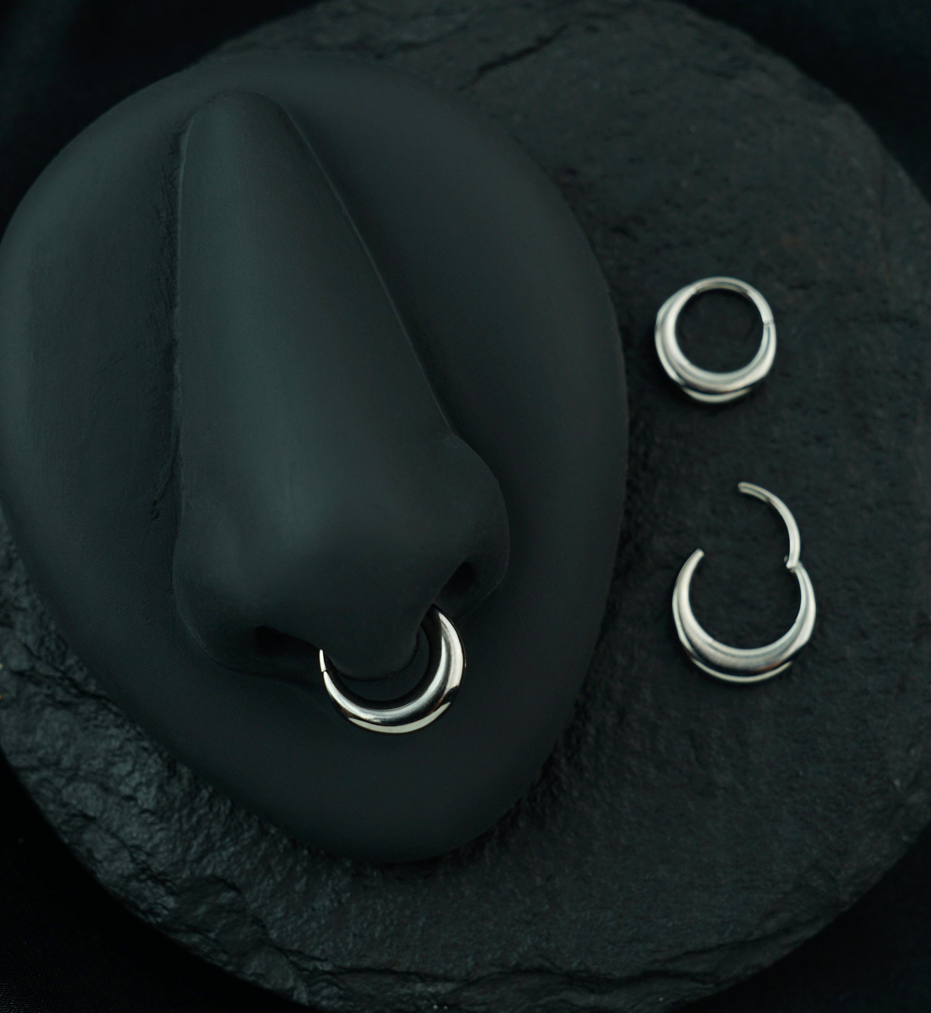 Broad Dome Titanium Hinged Segment Ring