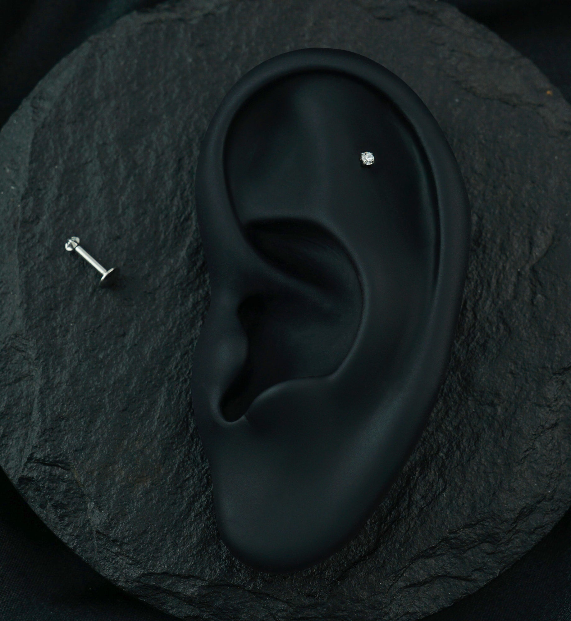 Clear CZ Prong Internally Threaded Labret