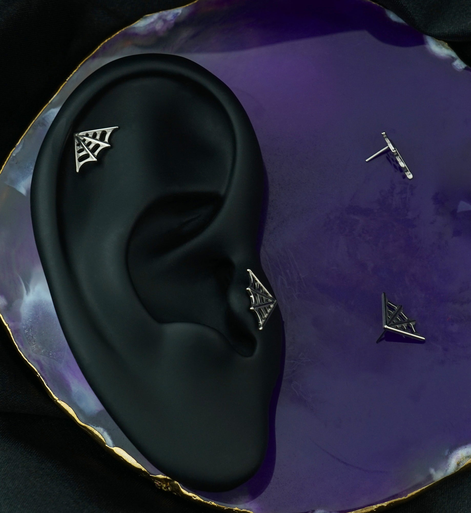 Corner Web Titanium Threadless Top