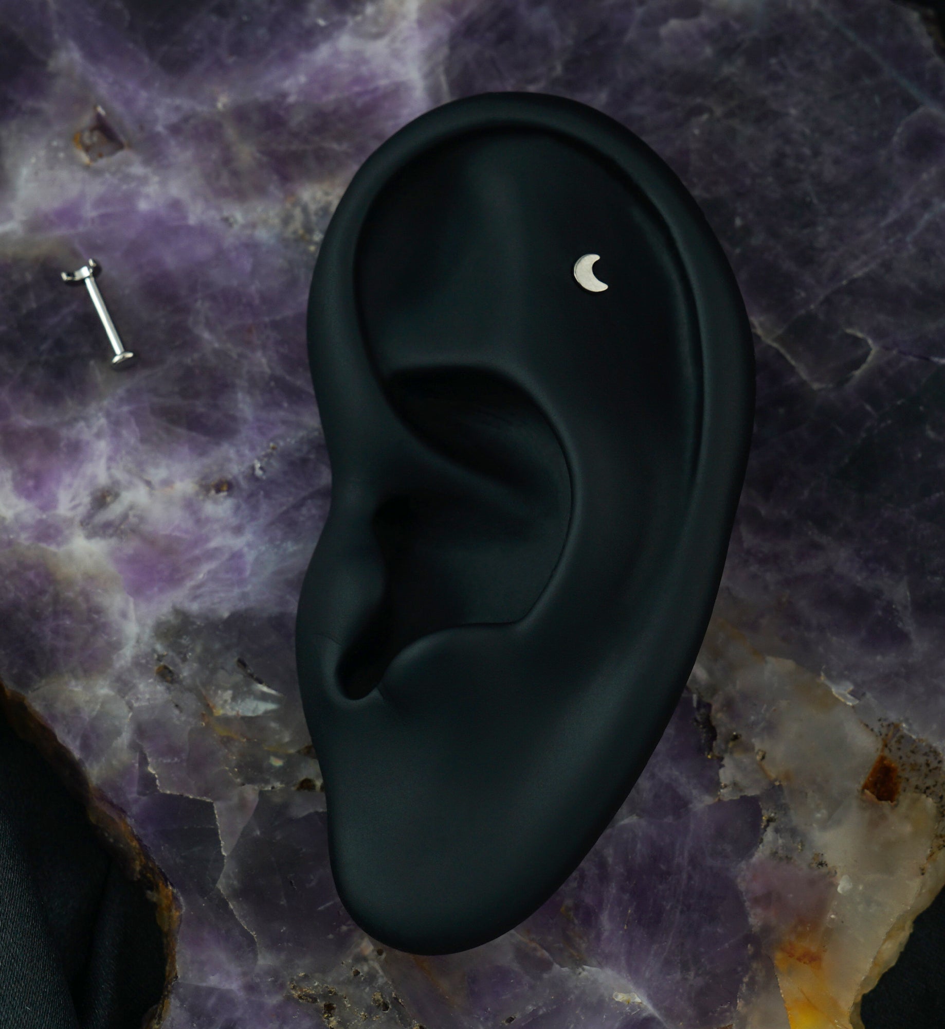 16G Crescent Moon Titanium Labret