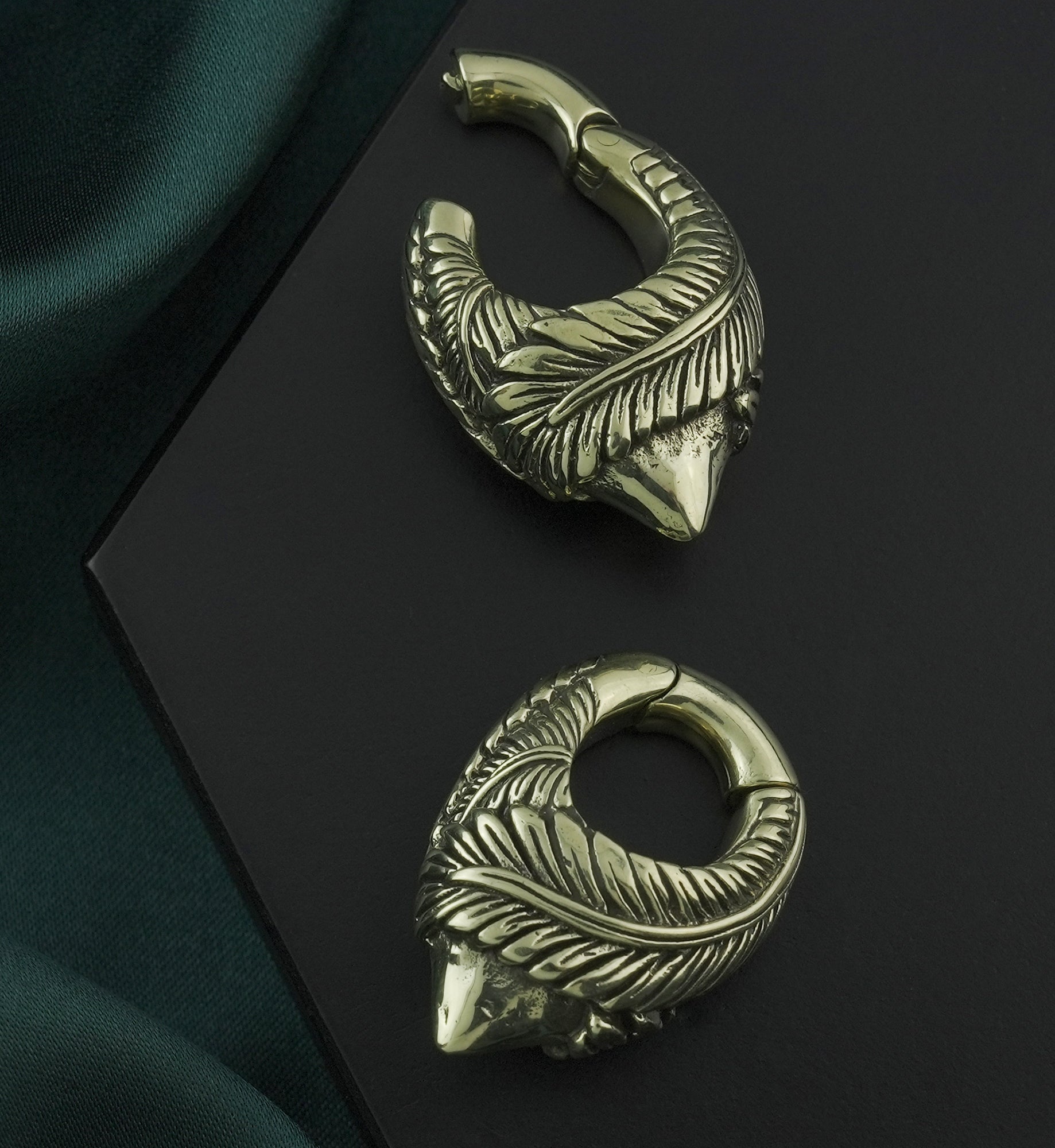 Crossed Feathers Keyhole Brass Hinged Ear Weights
