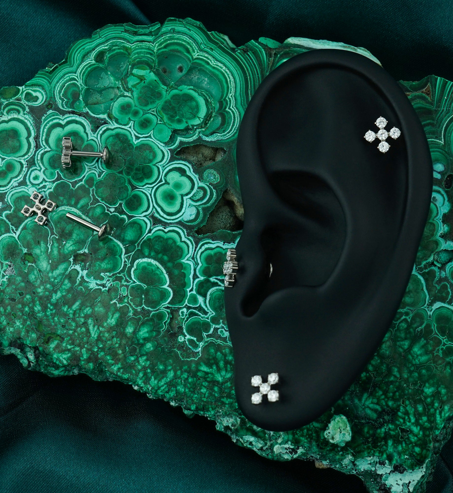 Dice Five Clear CZ Internally Threaded Titanium Convex Disk Labret