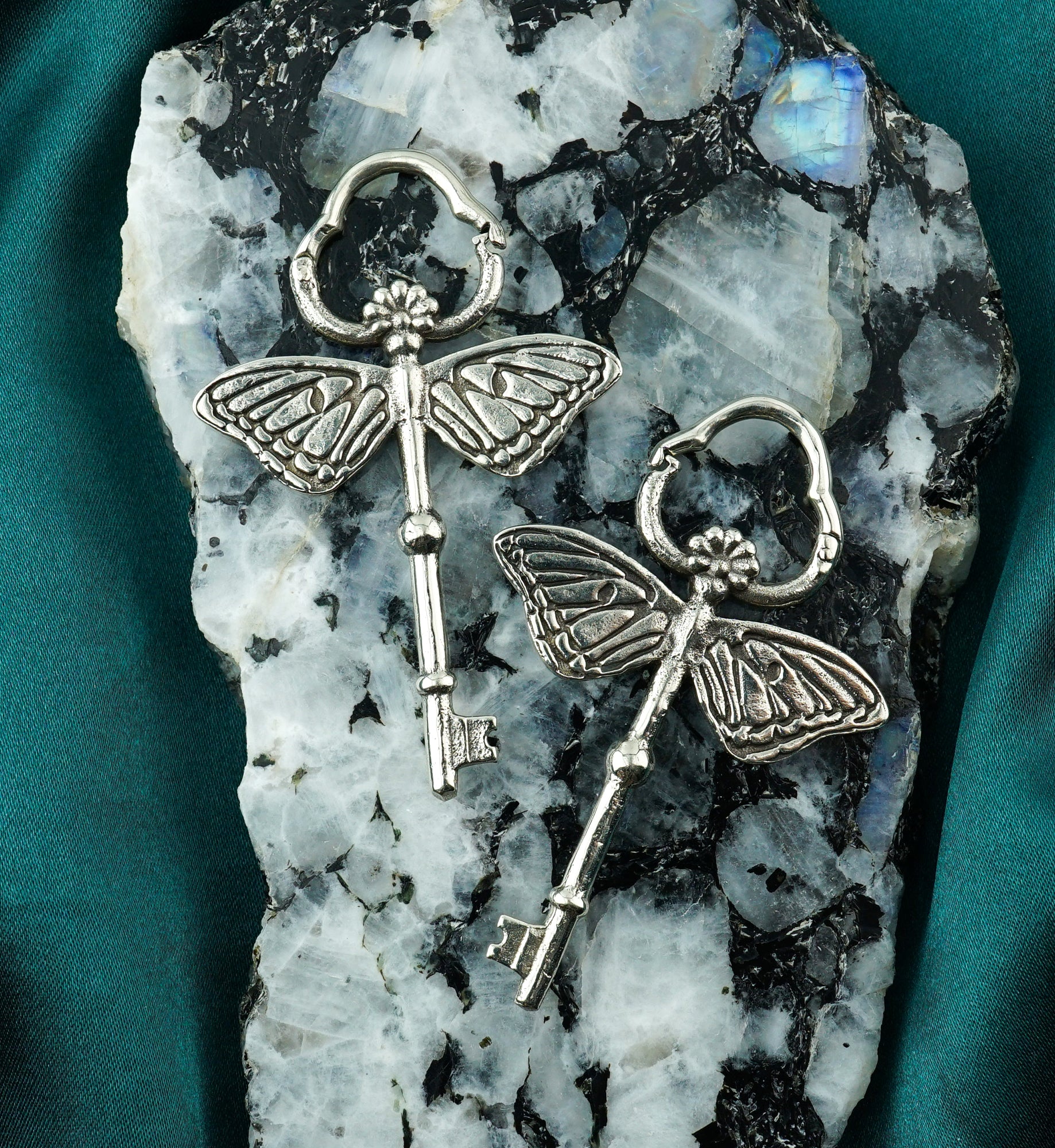 Dragonfly Key White Brass Hinged Ear Weights