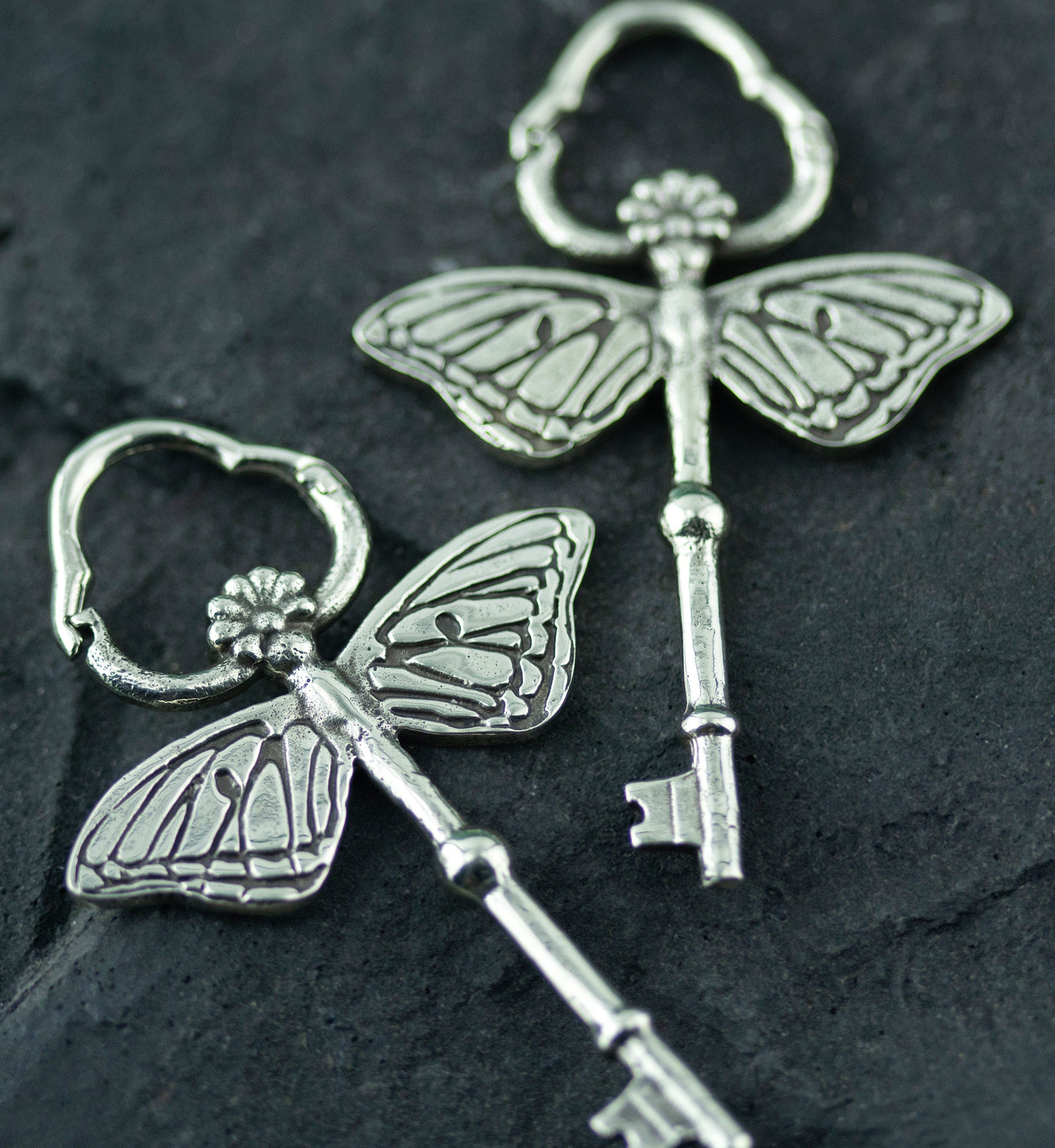 Dragonfly Key White Brass Hinged Ear Weights