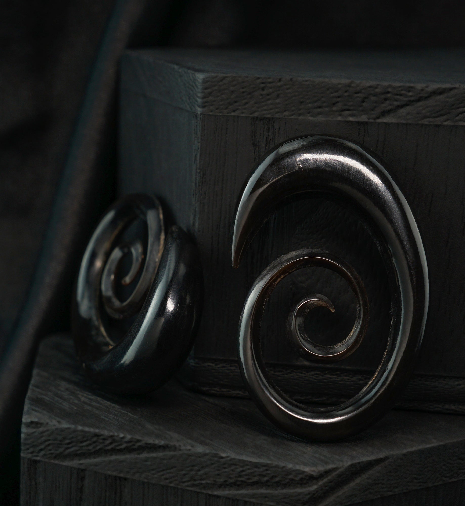 Elliptic Black Horn Spirals