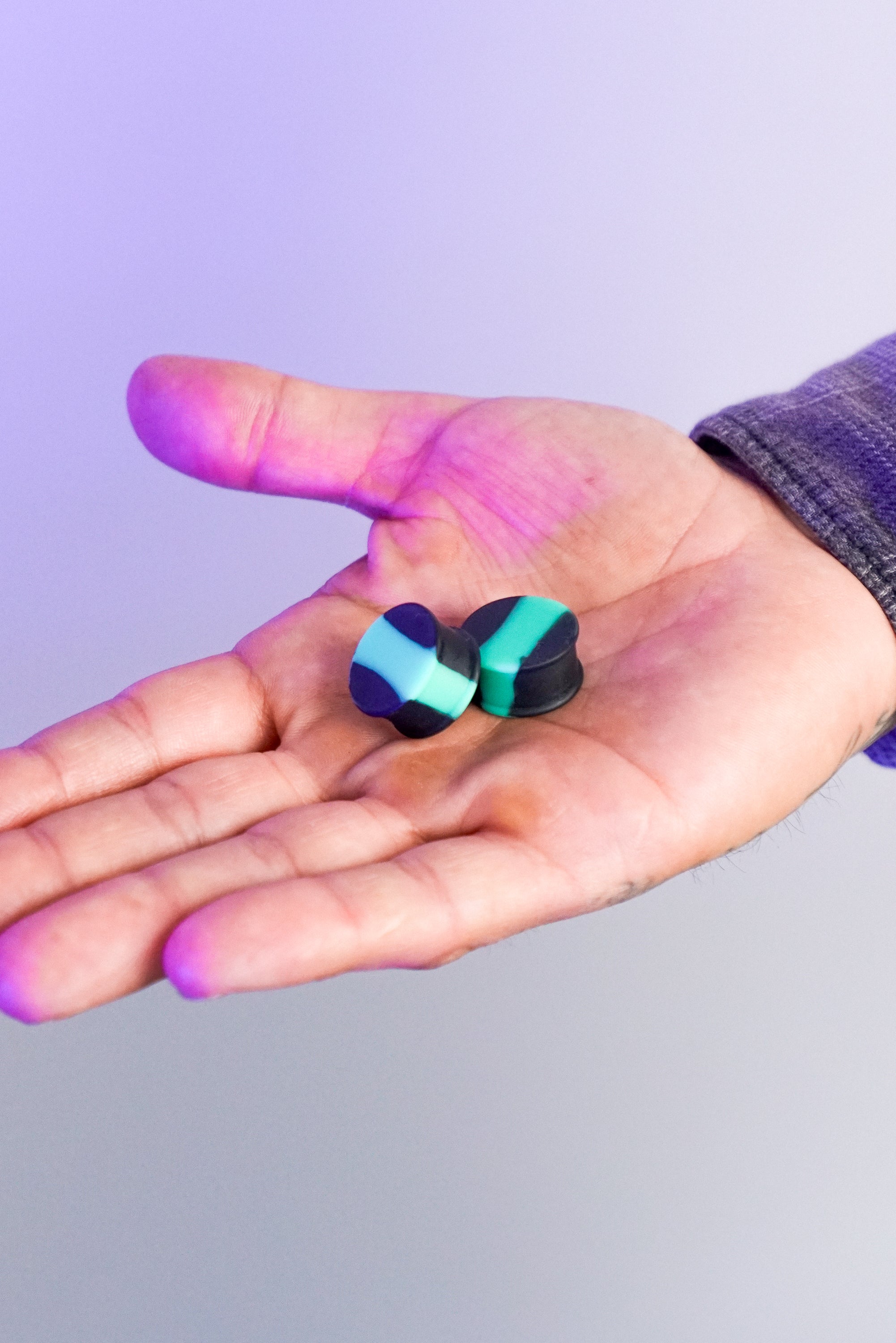 Emerald And Black Double Flare Silicone Plugs