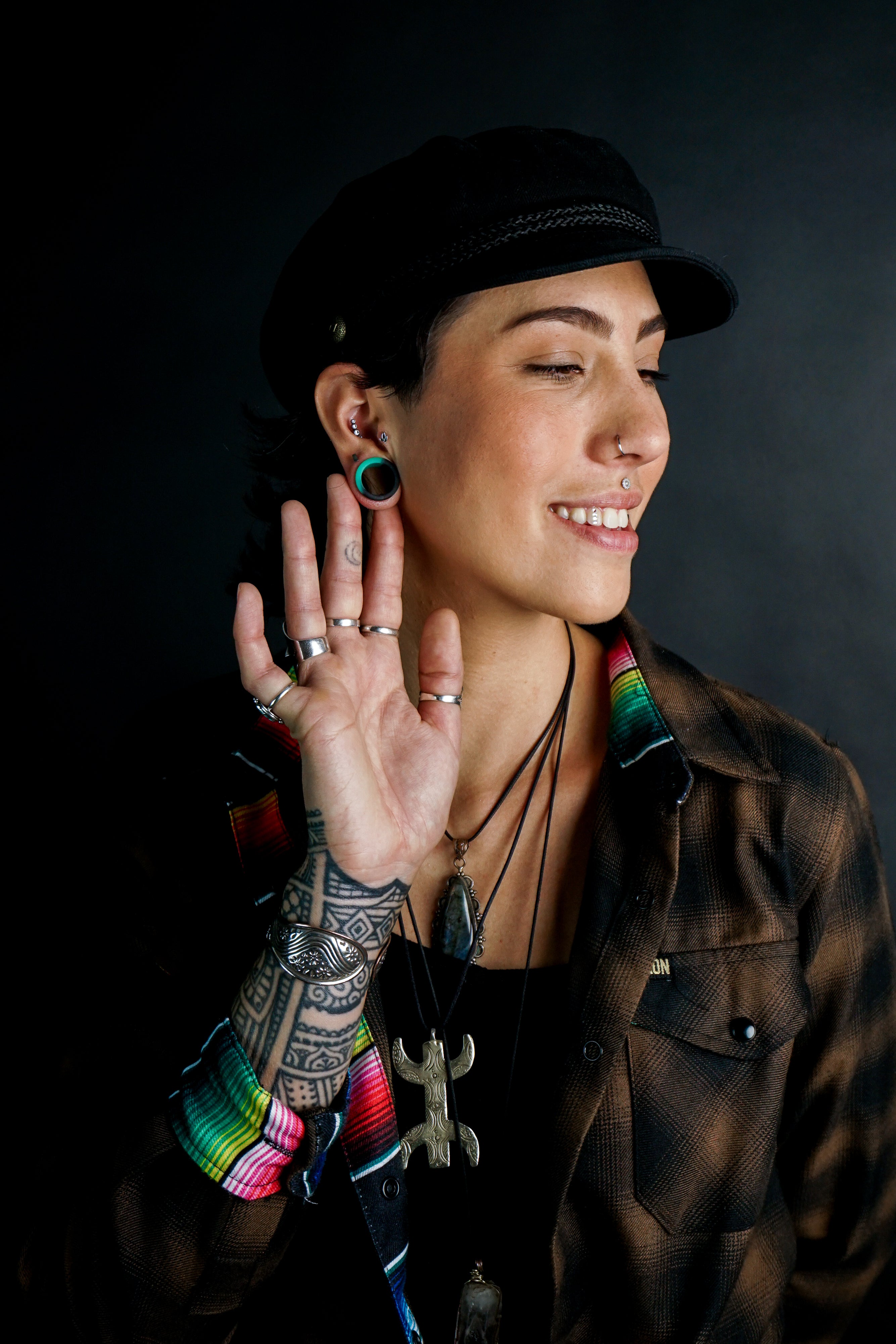 Emerald And Black Double Flare Silicone Tunnel Plugs