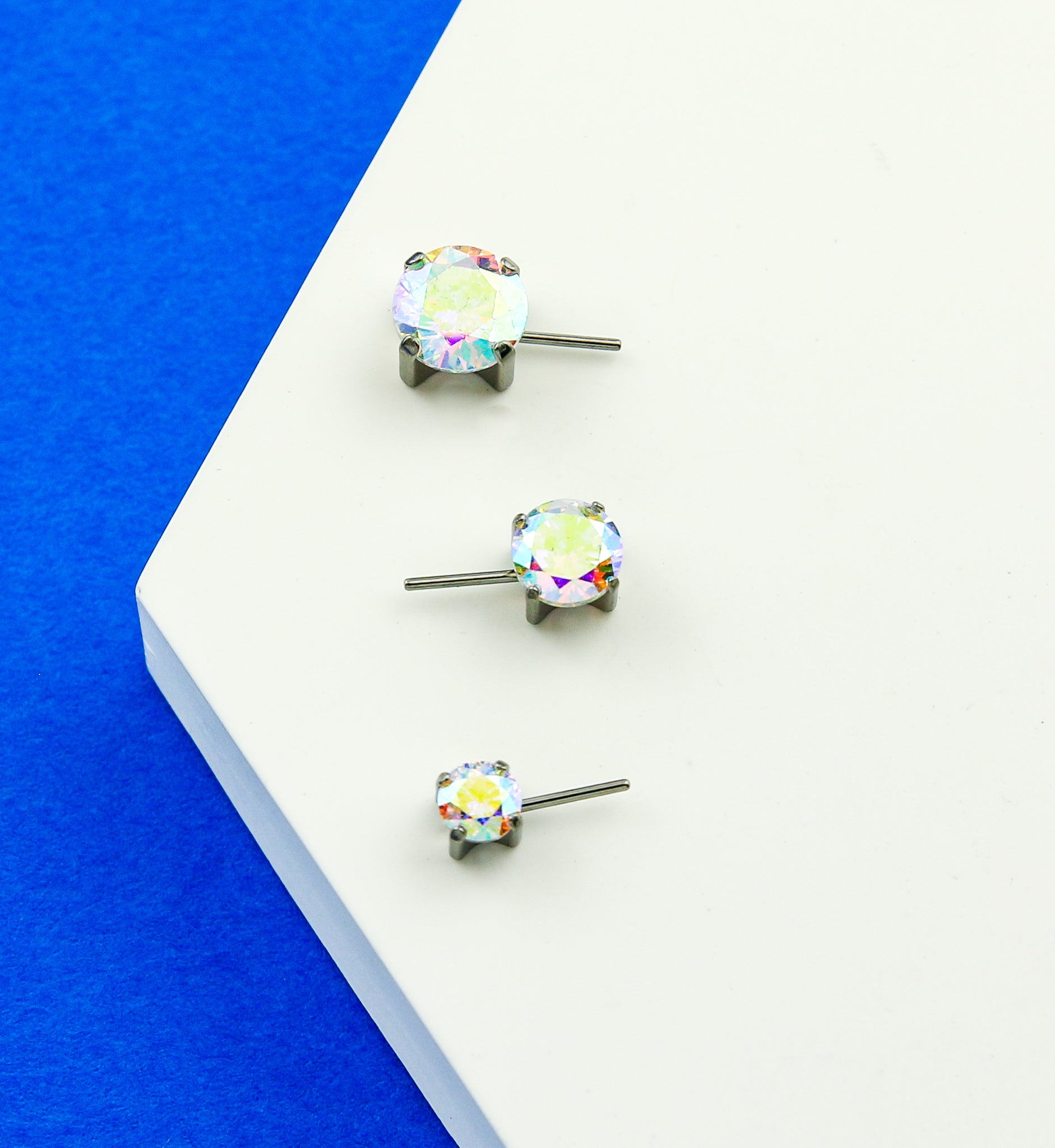 Forward Facing Prong Rainbow Aurora CZ Titanium Threadless Top