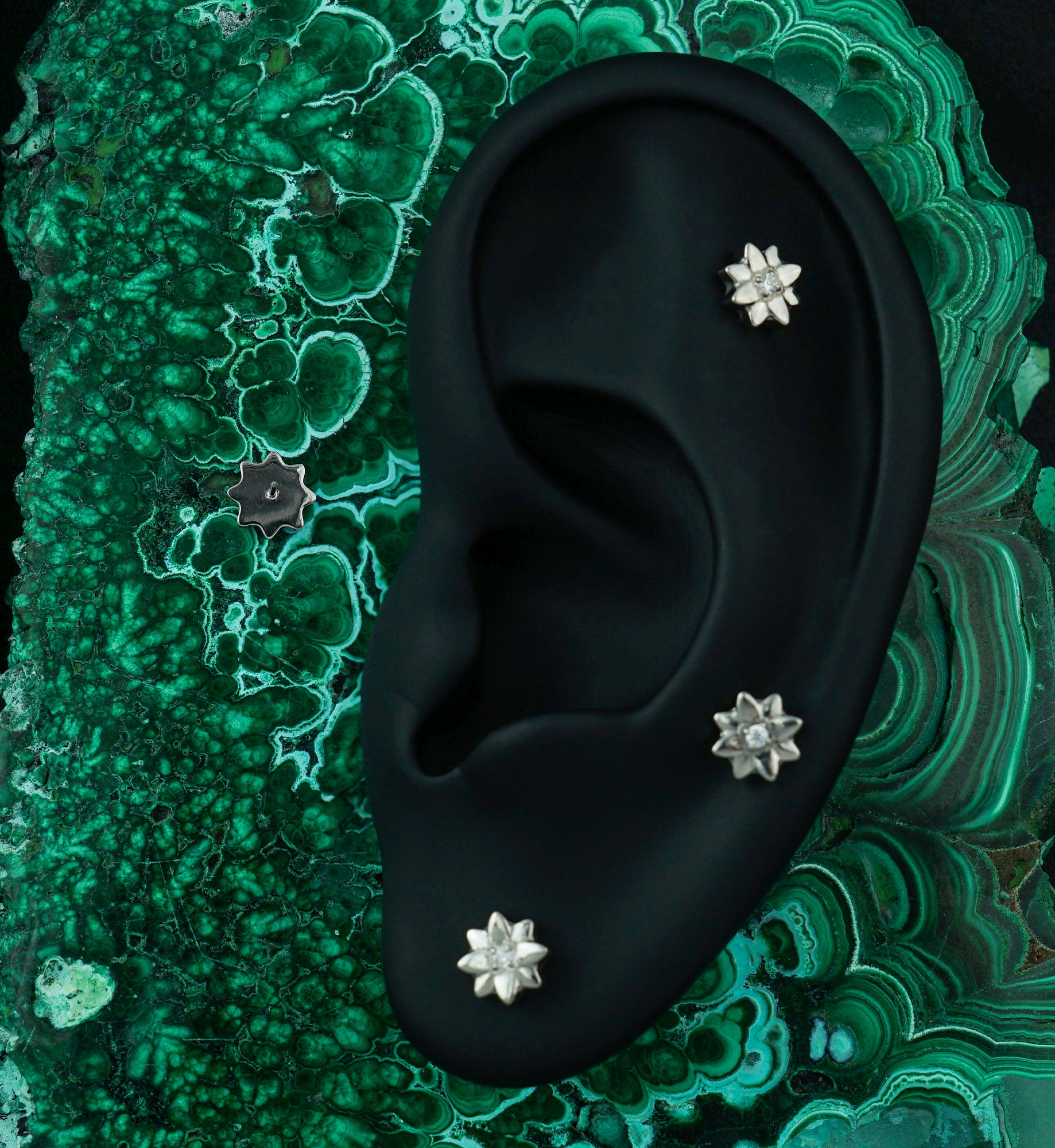 Geo Daisy Clear CZ Titanium Threadless Top