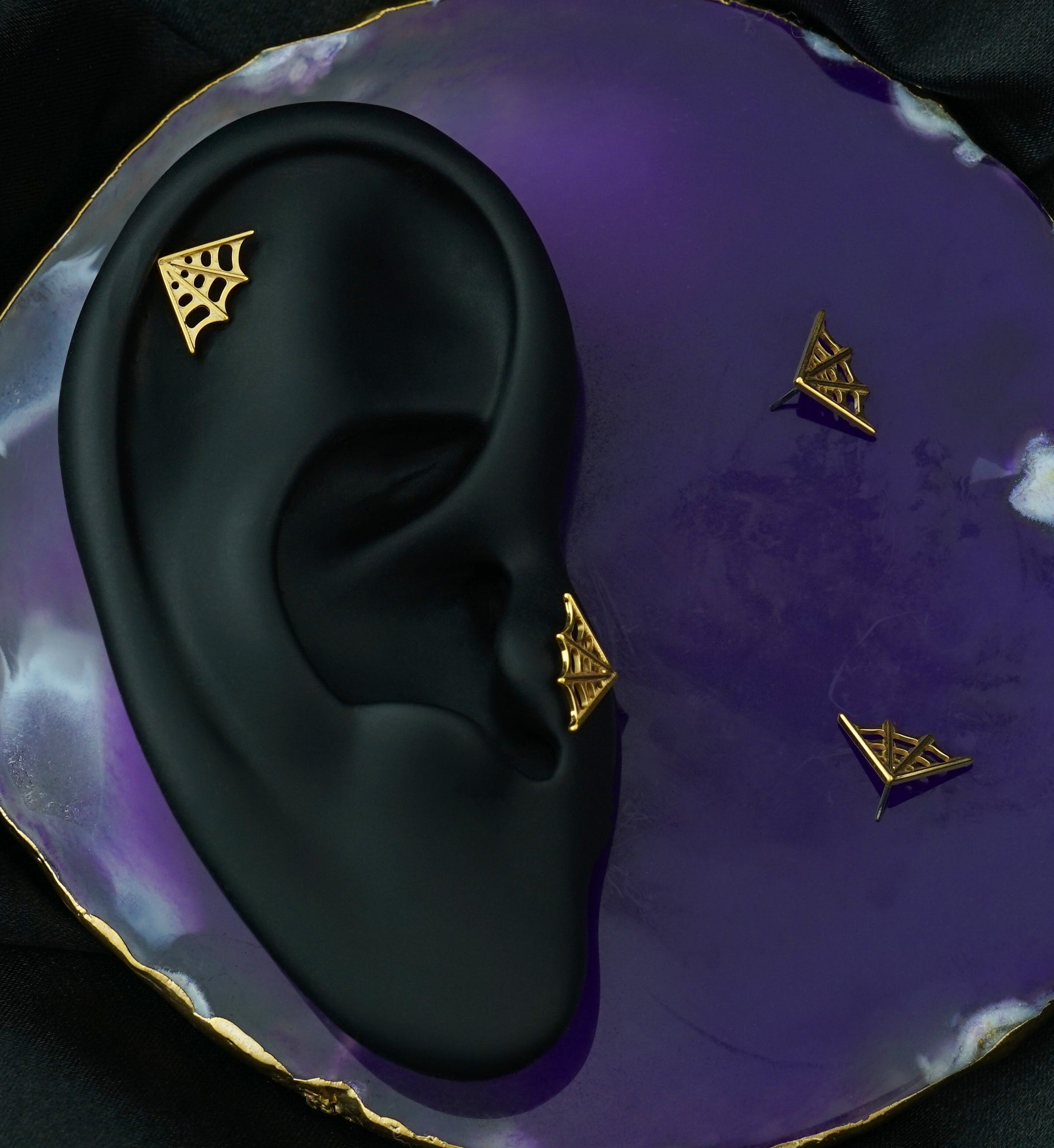 Gold PVD Corner Web Titanium Threadless Top