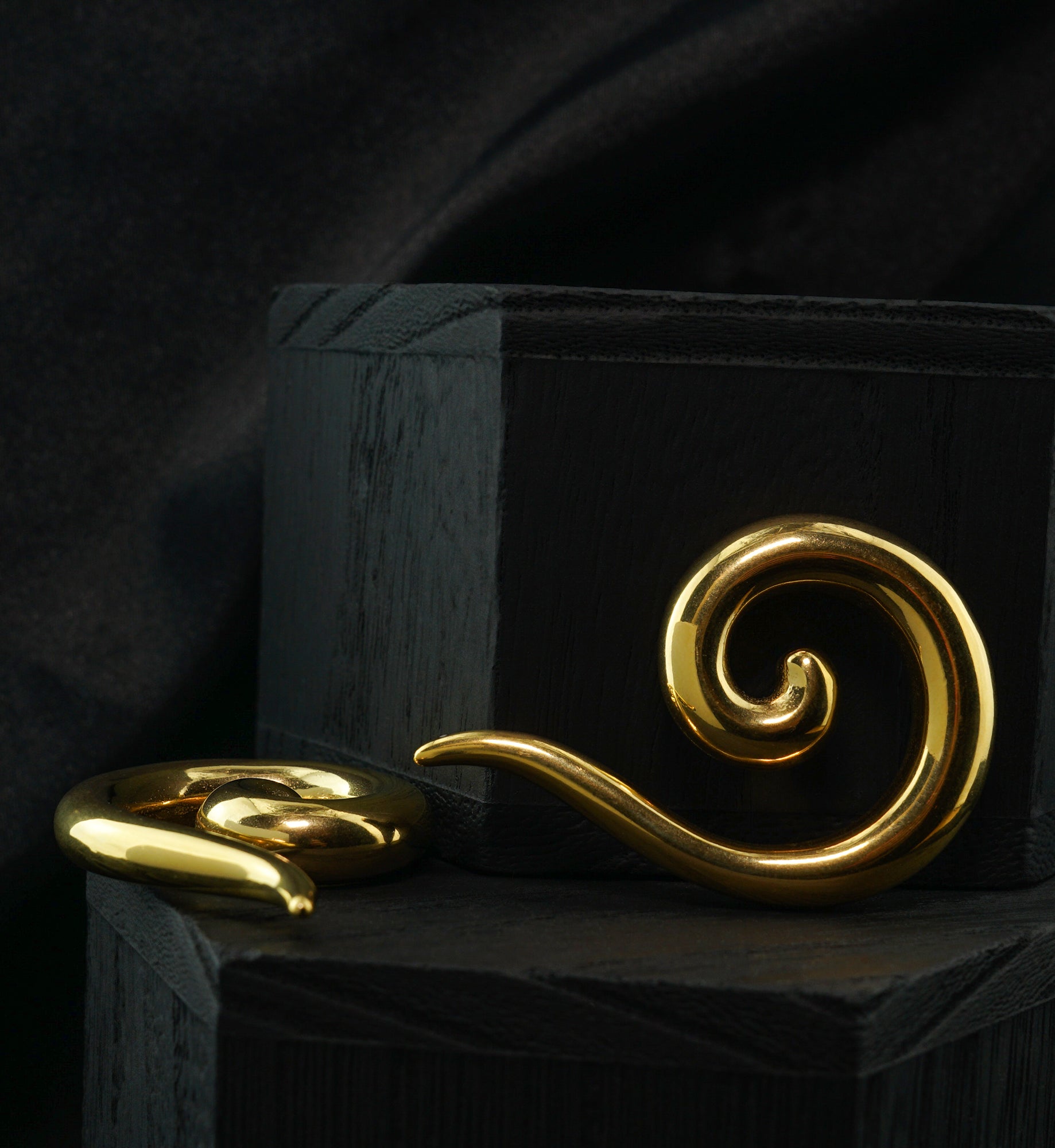 Gold PVD Stainless Steel Tail Spirals