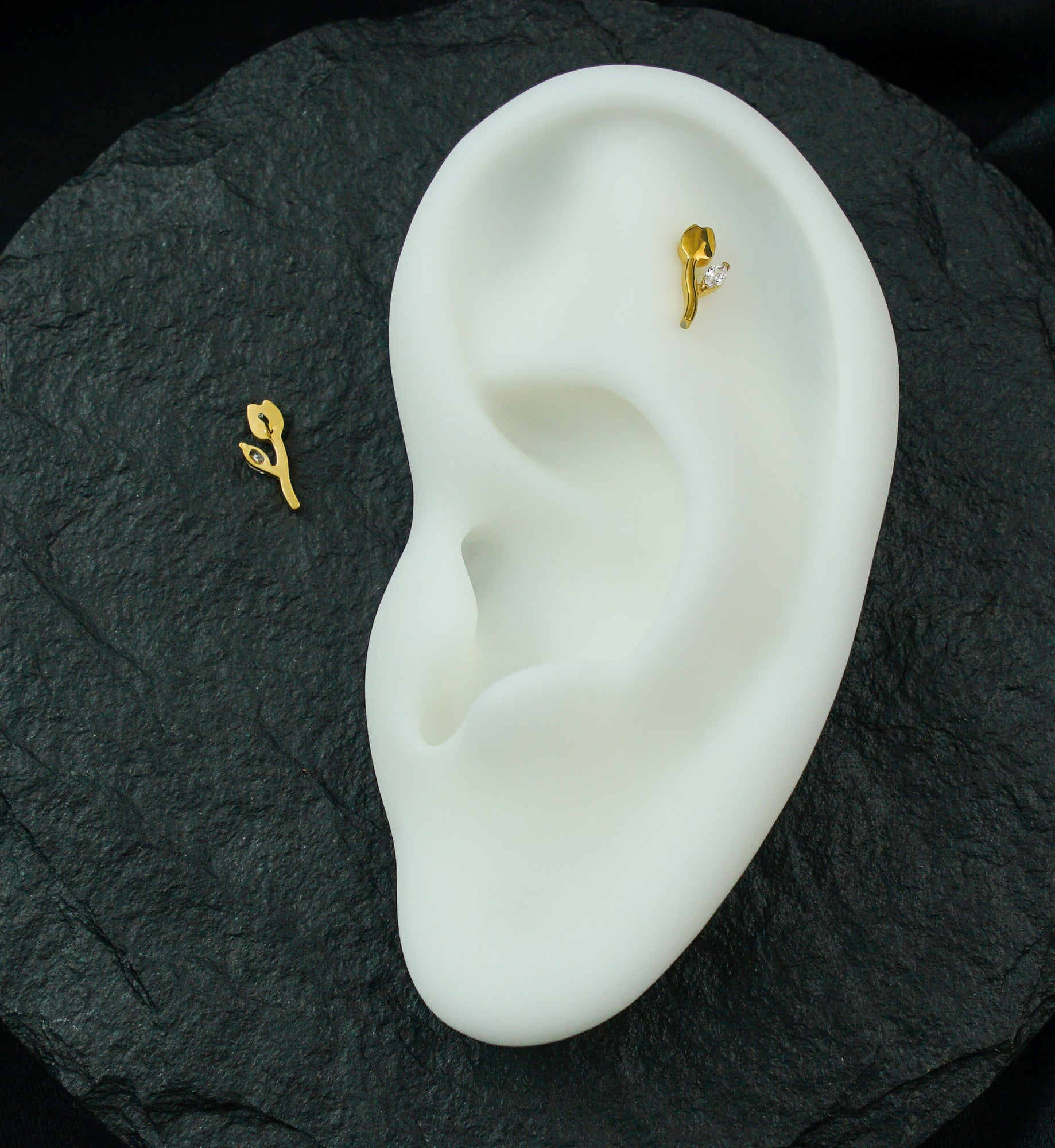 Gold PVD Tulip Flower Clear CZ Titanium Threadless Top