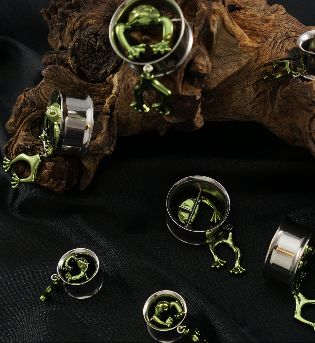 Green Dangling Frog Stainless Steel Tunnel Plugs (7/16