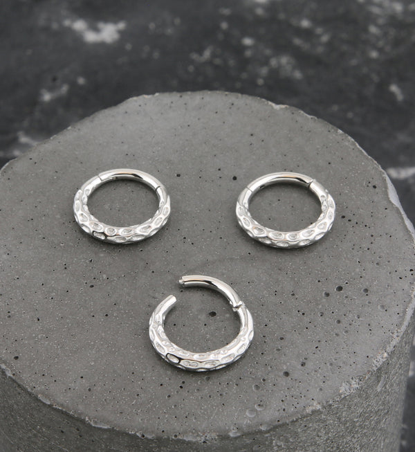 Hammered Rim Stainless Steel Hinged Segment Ring