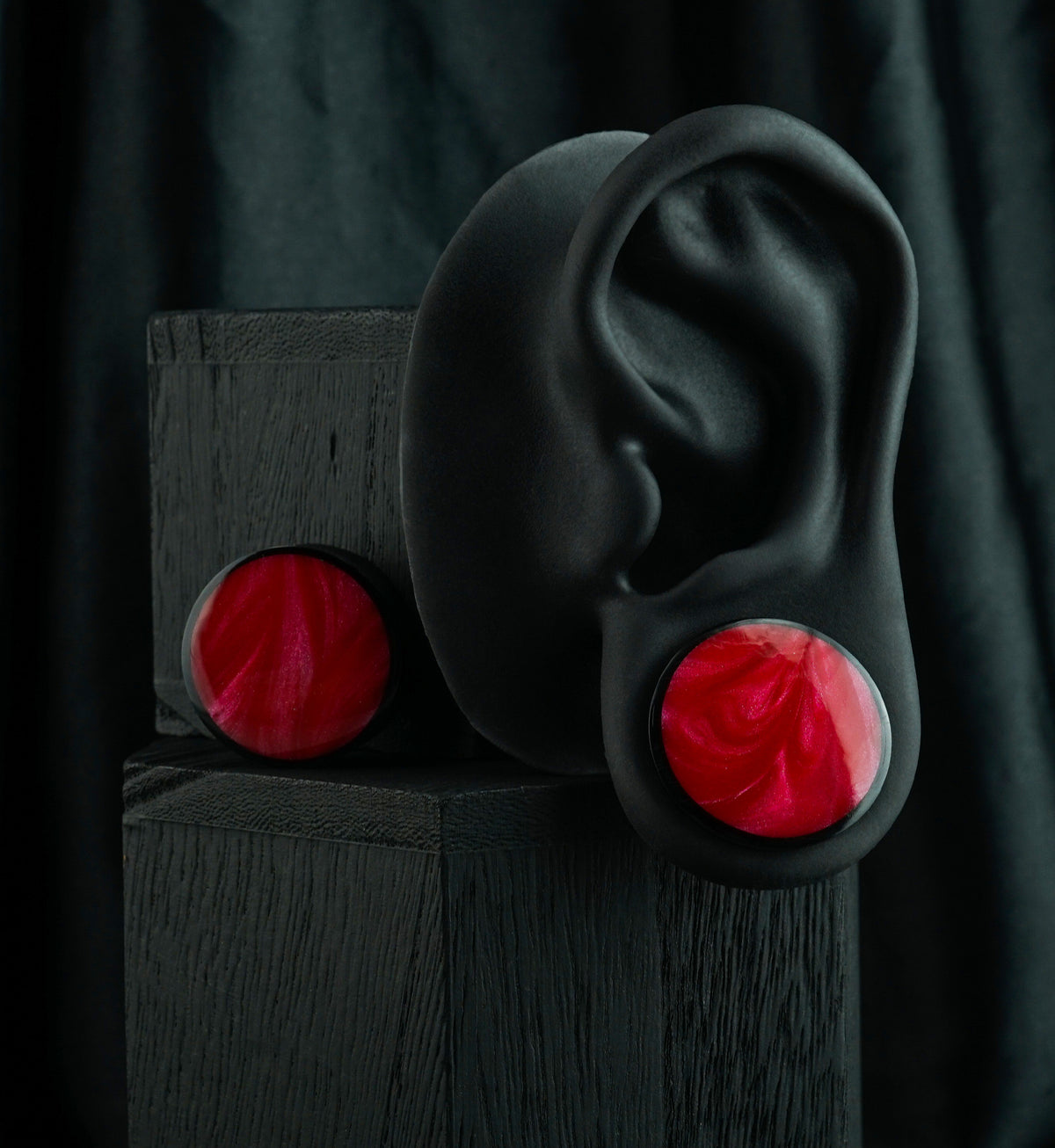 Horn Plugs With Pink Resin Inlay